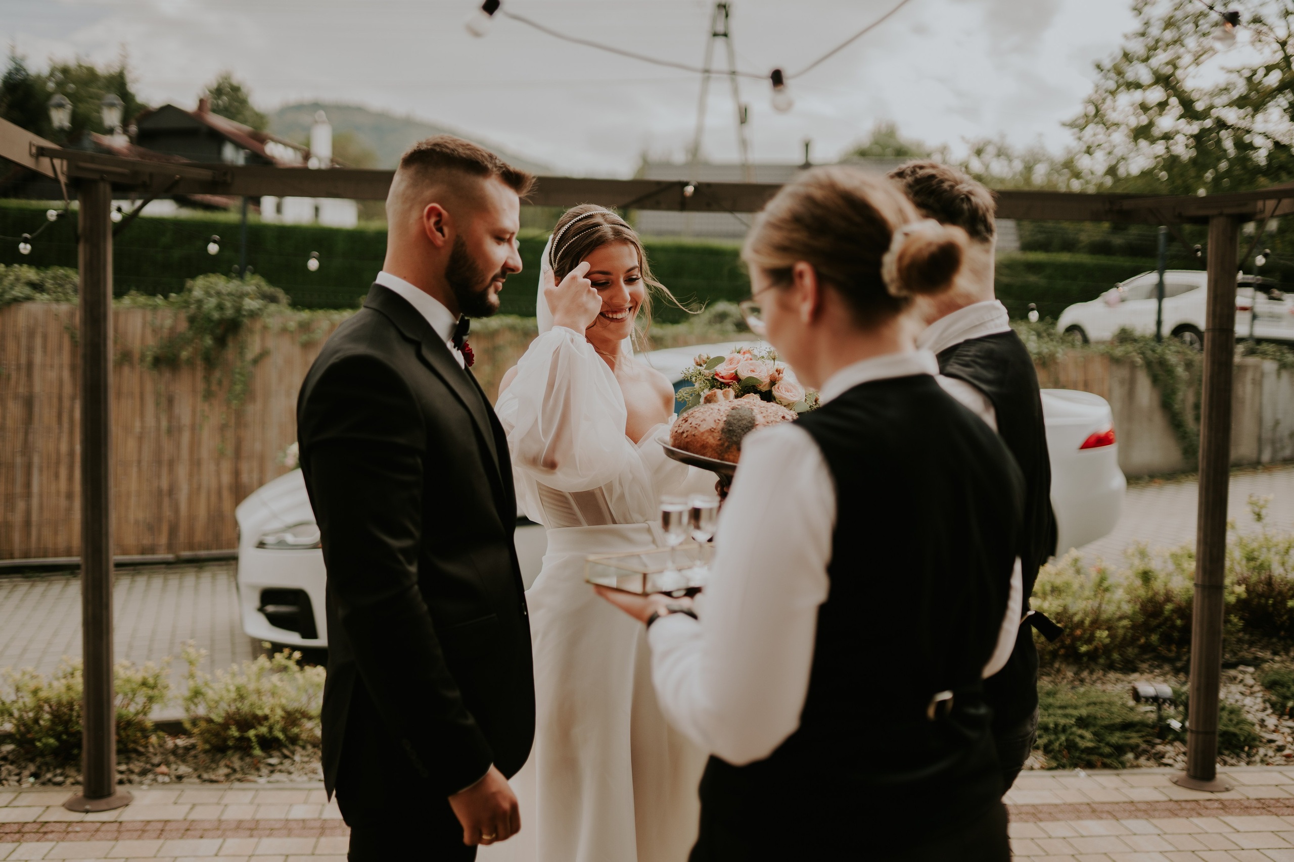 Sala Koralowa w Jaworzu: Opowieść o ślubie Nikoli i Kacpra. Karkowskafoto - fotografia miłości