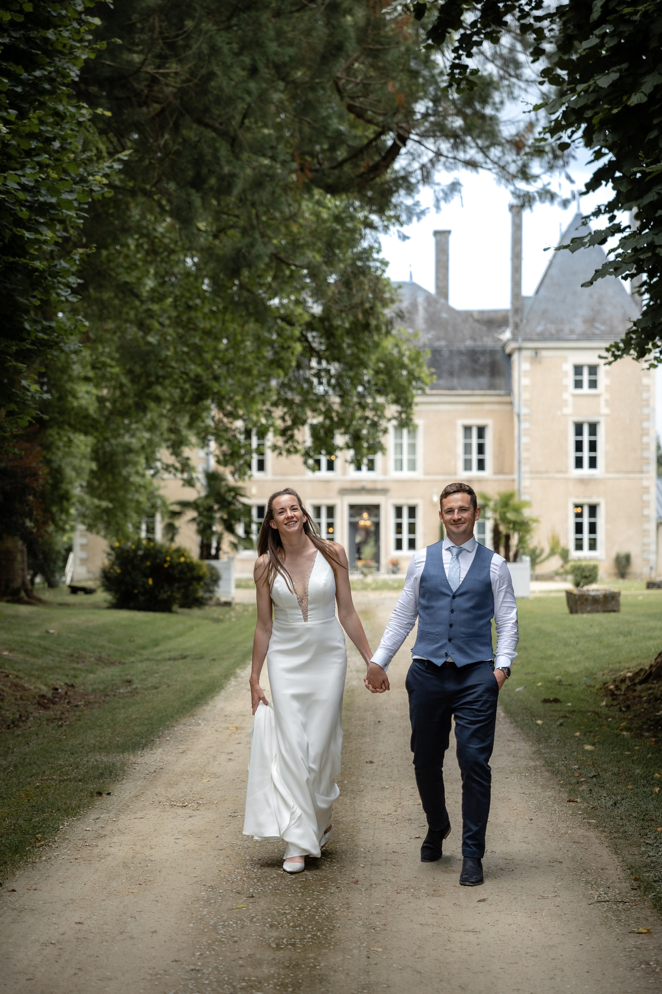 Olivia & Robbie. Wedding in South West of France at Chateau de la Borderie. Benest. Eugenie Smirnova — wedding, corporate and lifestyle photographer in Toulouse and Southwest France