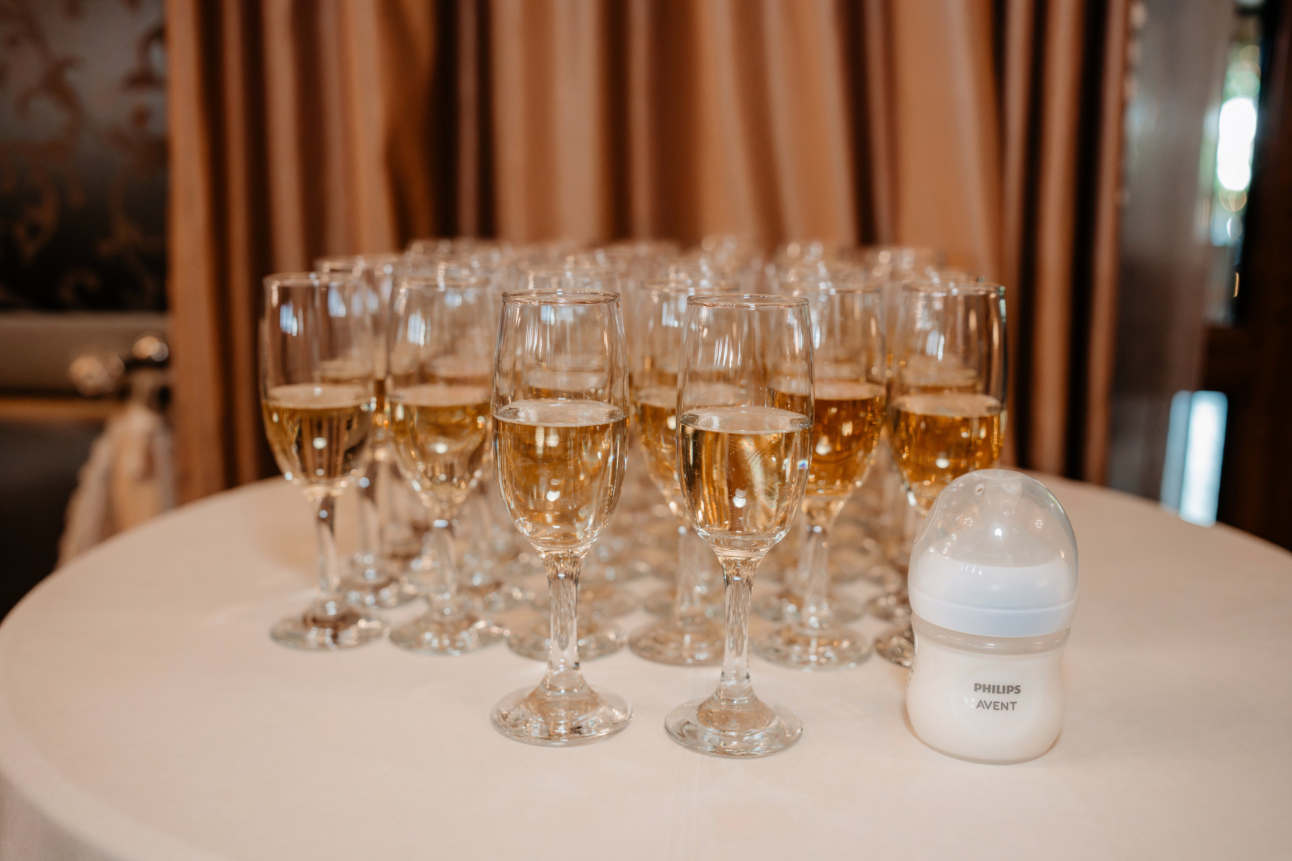 Larisa Ioana. Raw Studio. Fotograful tau de nunta!