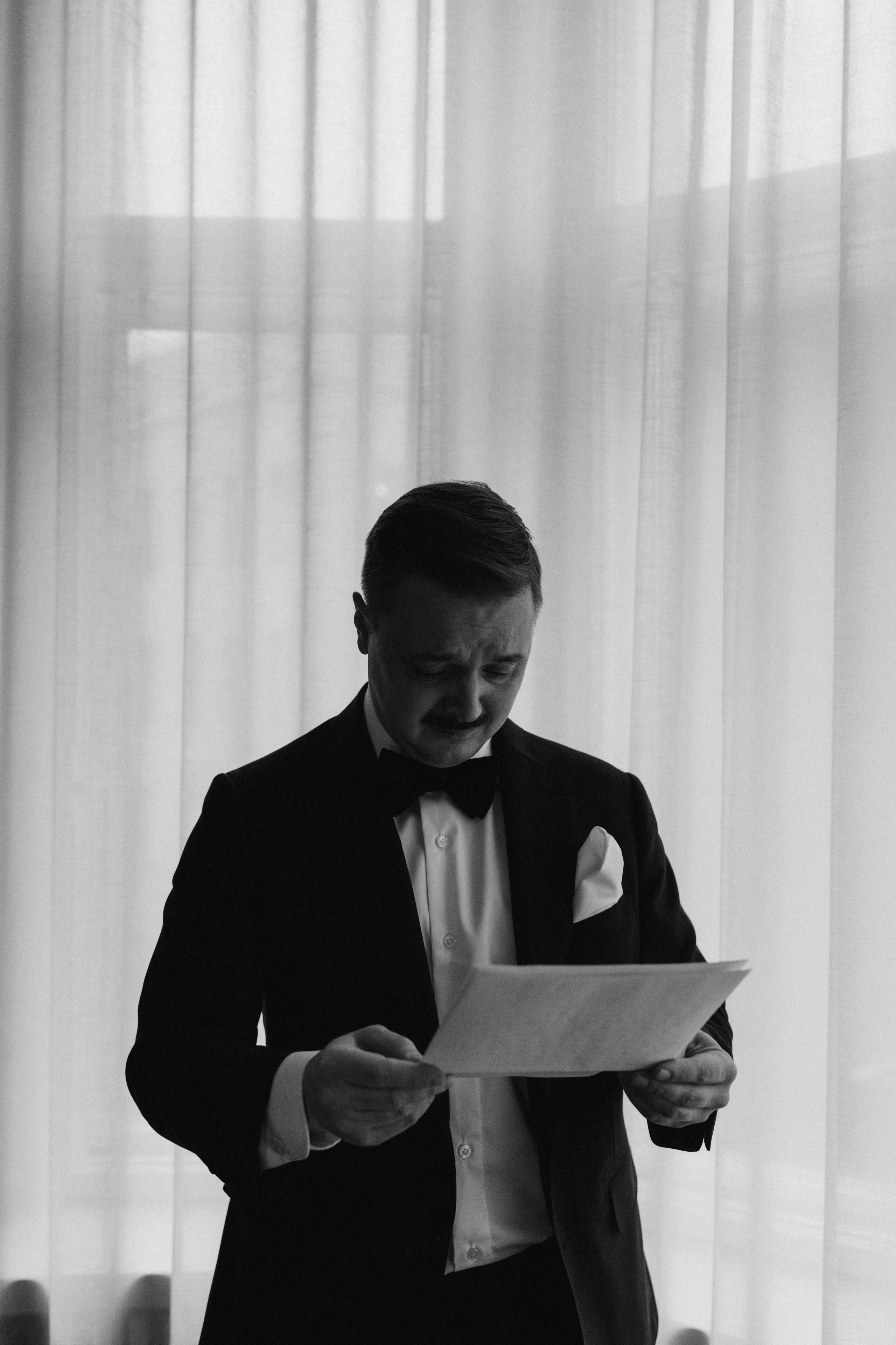 Wedding, city wedding, couple, lovestory, potrait. Wedding and portrait photographer in Helsinki Vickan O