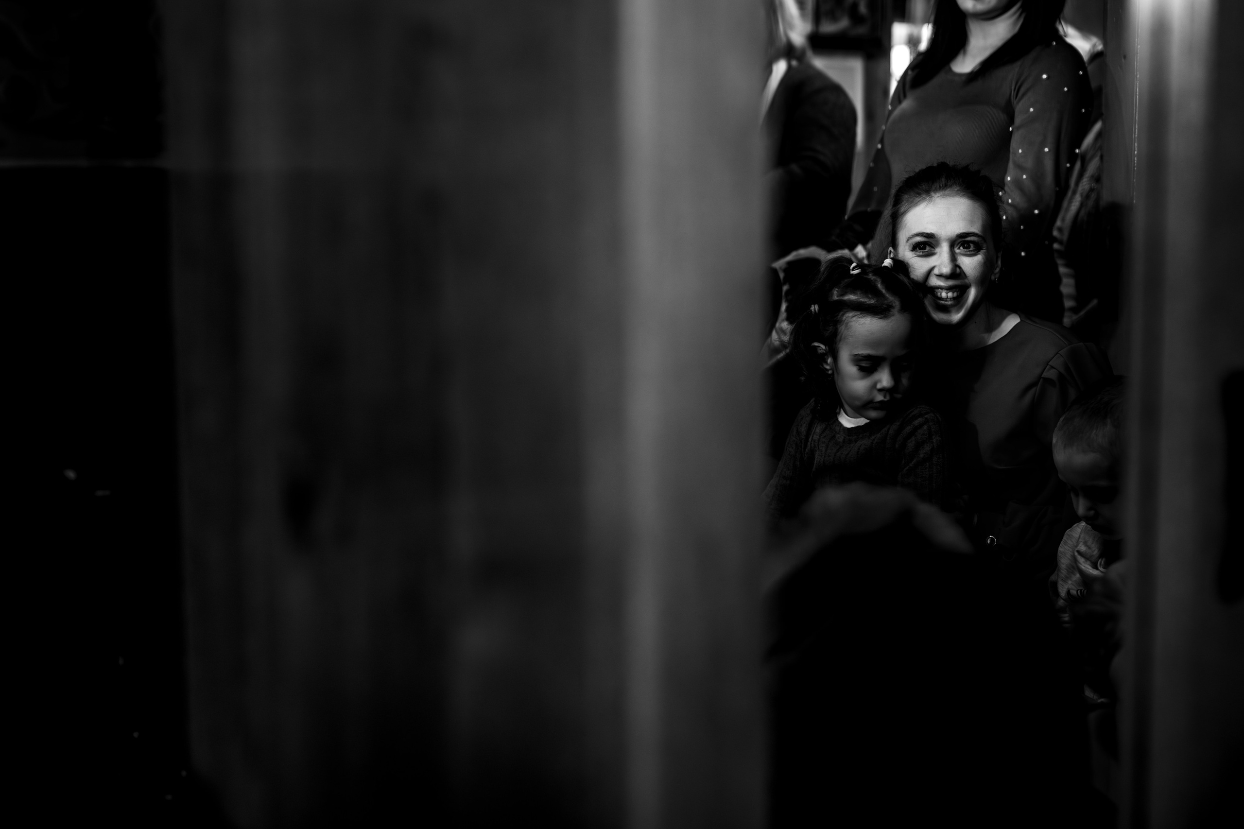 Fotograf profesionist de nuntă. Cu o abordare creativă și tehnici unice, spunem povestea voastră prin imagini pline de iubire și naturalețe. Descoperă arta fotografiei de nuntă . Fotograf Iasi, fotograf de nunta Suceava. Fotografii de nuntă. Pachet fotografii de nuntă. Fotograf Iasi, fotograf Suceava, fotograf Botosani, fotograf Romania. Servicii foto nuntă. Servicii foto-video.