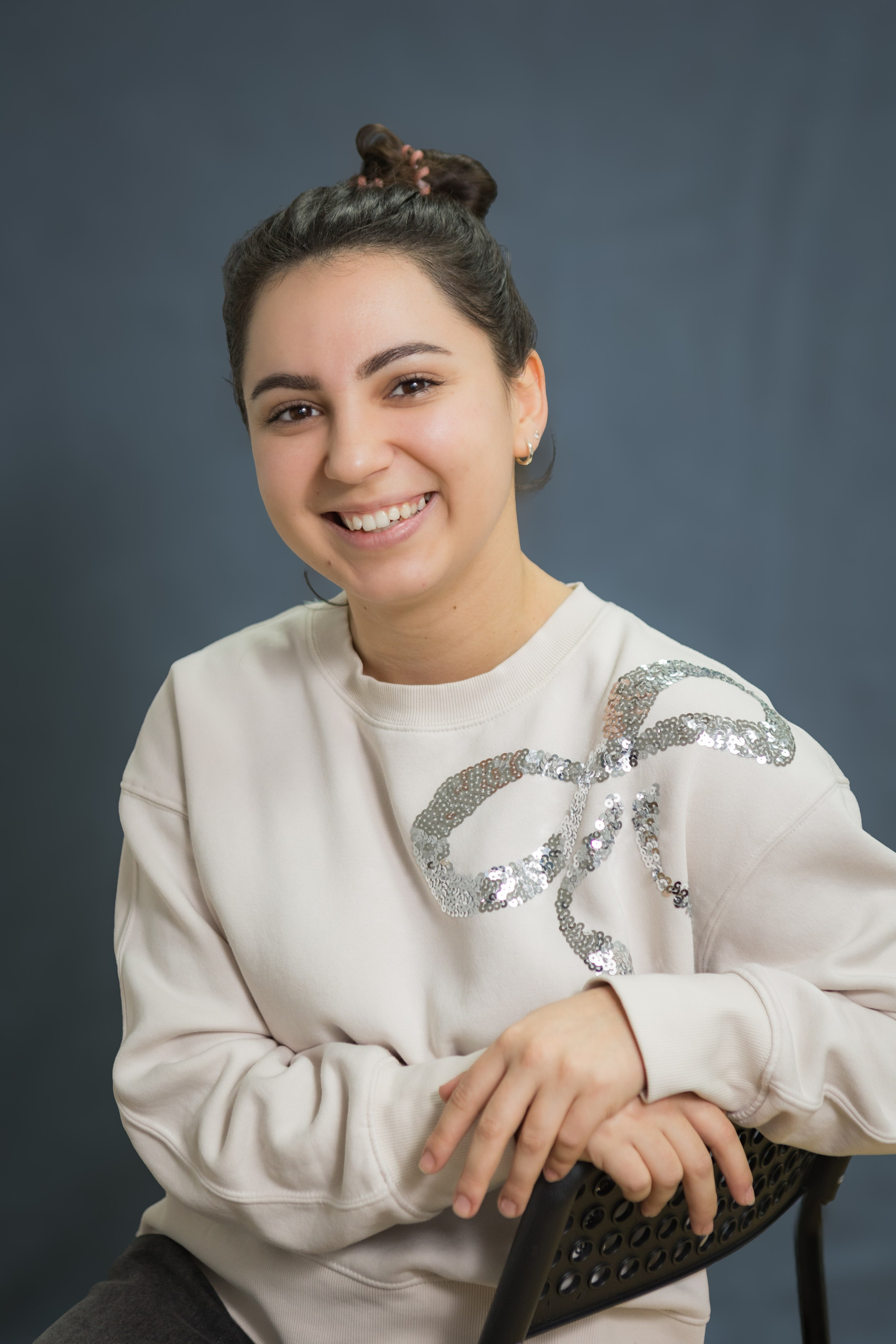 Schüler. Adelya Tomin