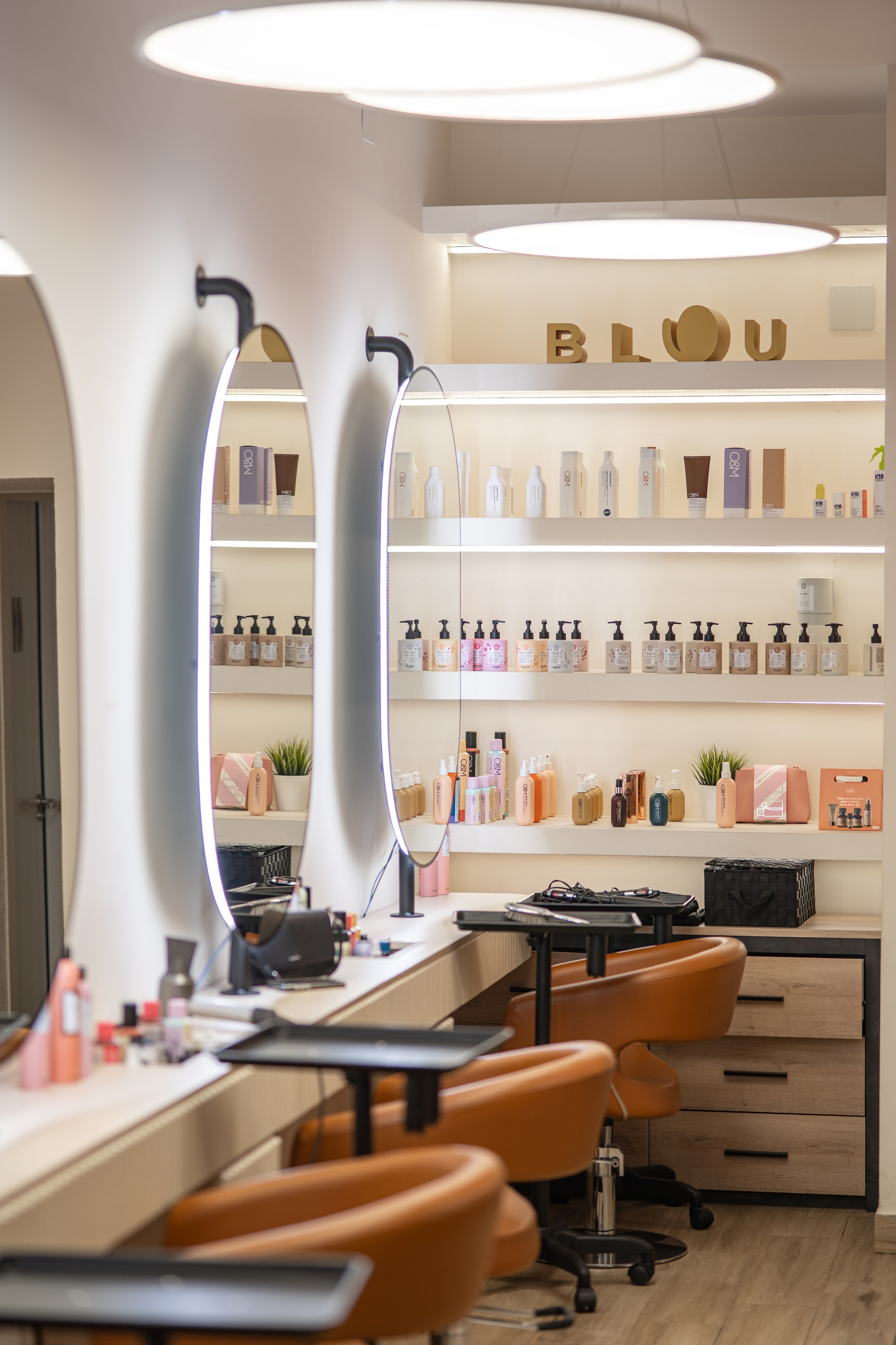 Content shooting for Salon BLOU. Photographer in Madrid, Spain. Alyona Belyaninova