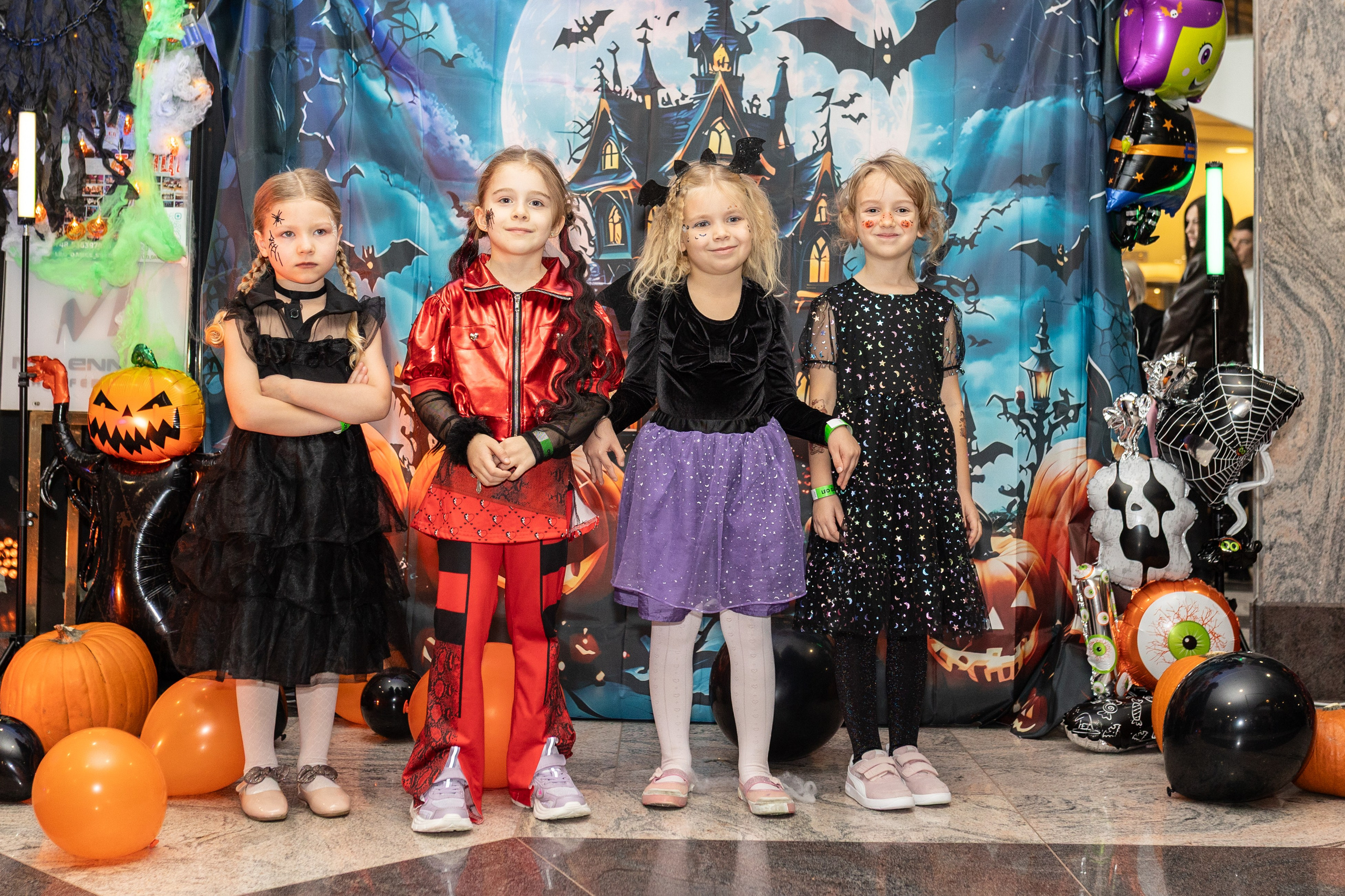 Leo dance studio Helloween 2025. Семейный и детский фотограф в Варшаве Мила Бобровская