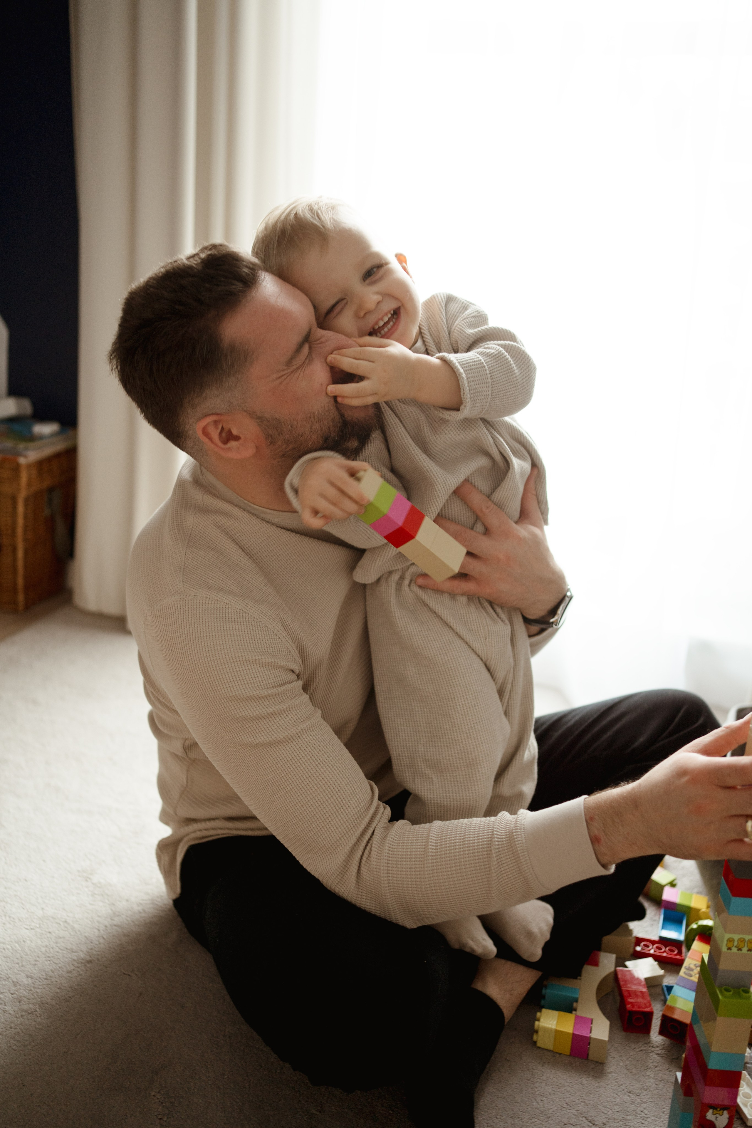 Sesja noworodkowa w domu. Fotograf Łódź - sesja ciążowa, noworodkowa, dziecięca. Studio w Łodzi