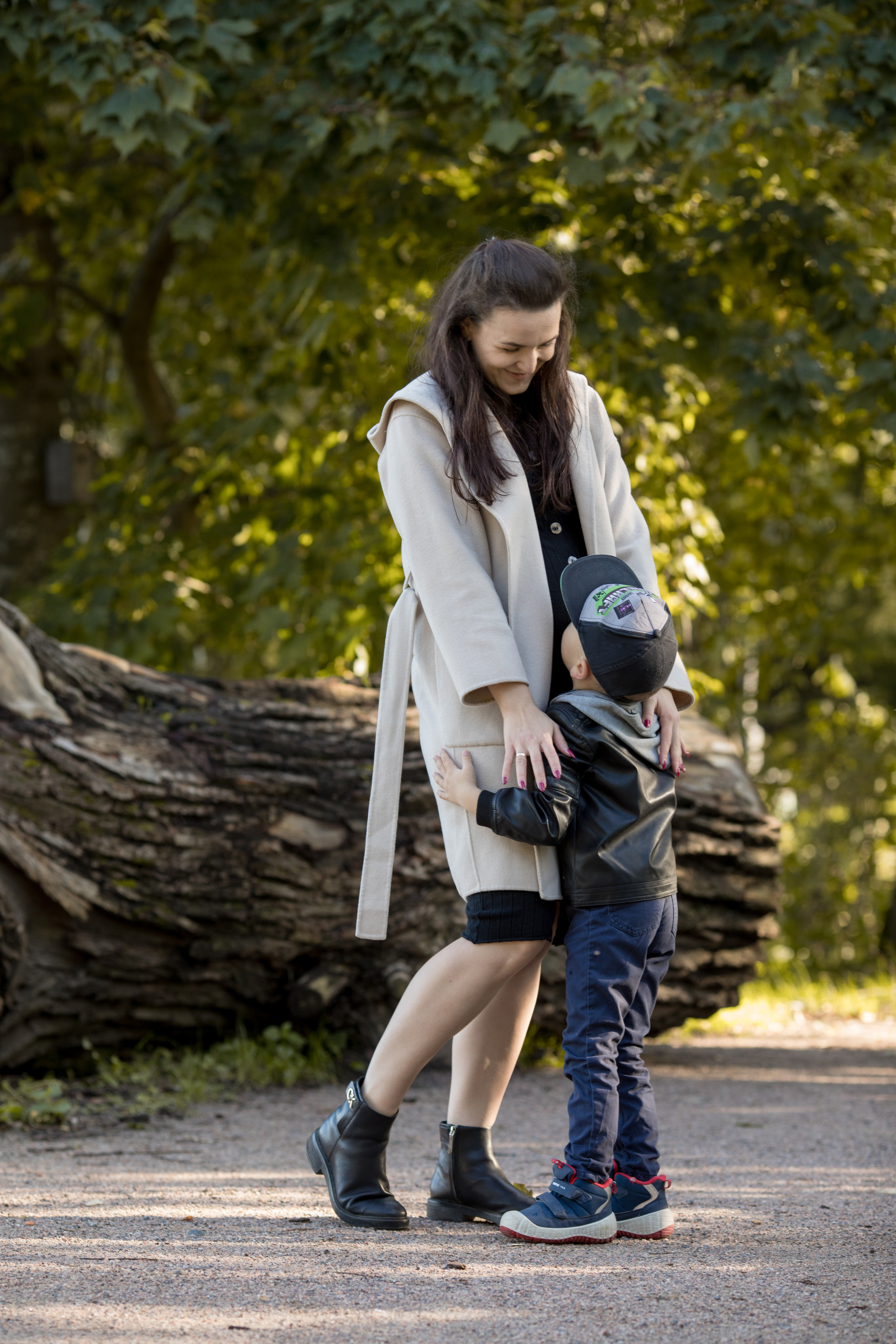 Veljen odotuksessa. Ekaterina Mansur, muotokuvafotografi Suomessa (Helsingissä ja Uudellam