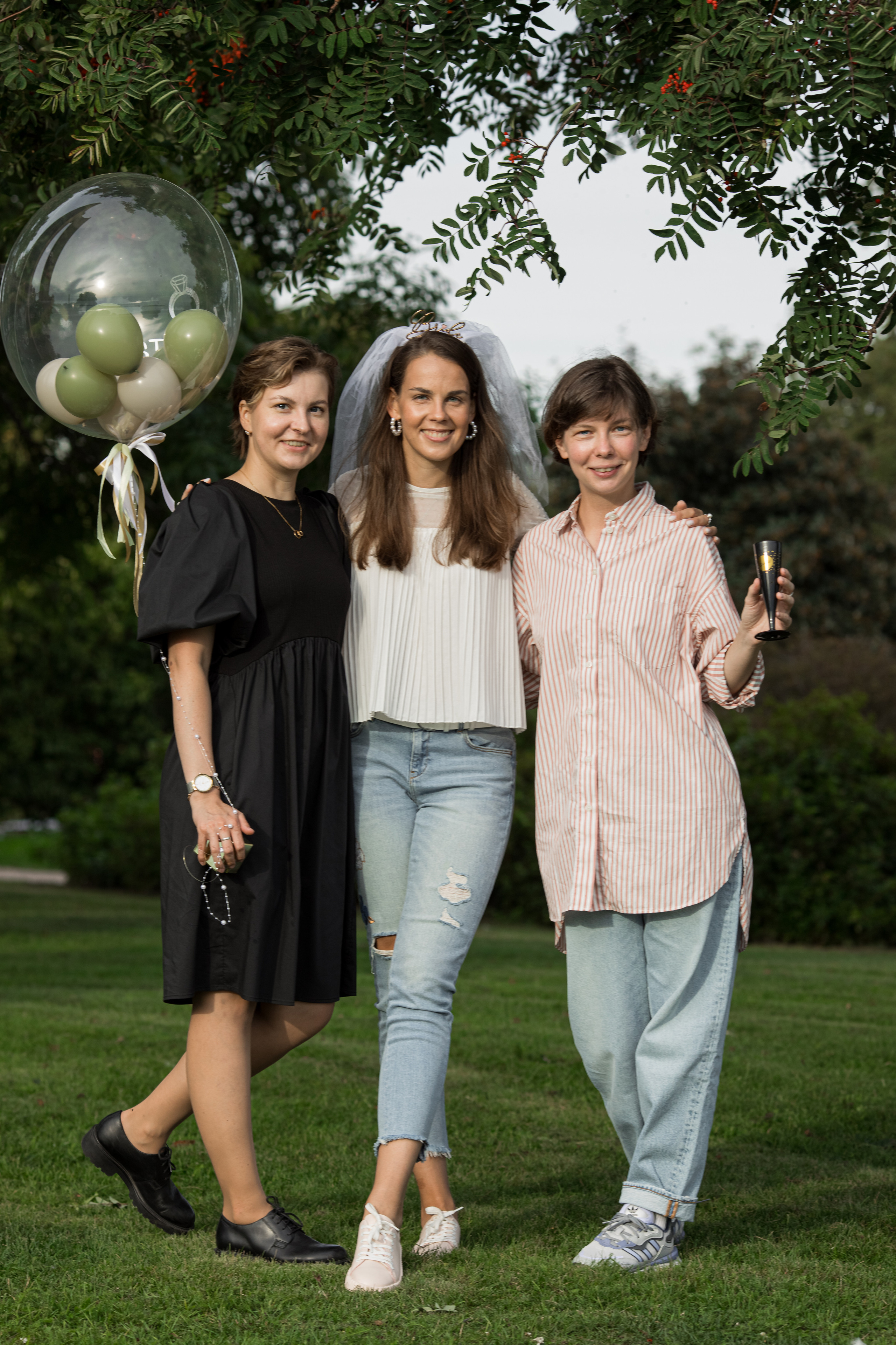 Polttarit. Ekaterina Mansur, muotokuvafotografi Suomessa (Helsingissä ja Uudellam