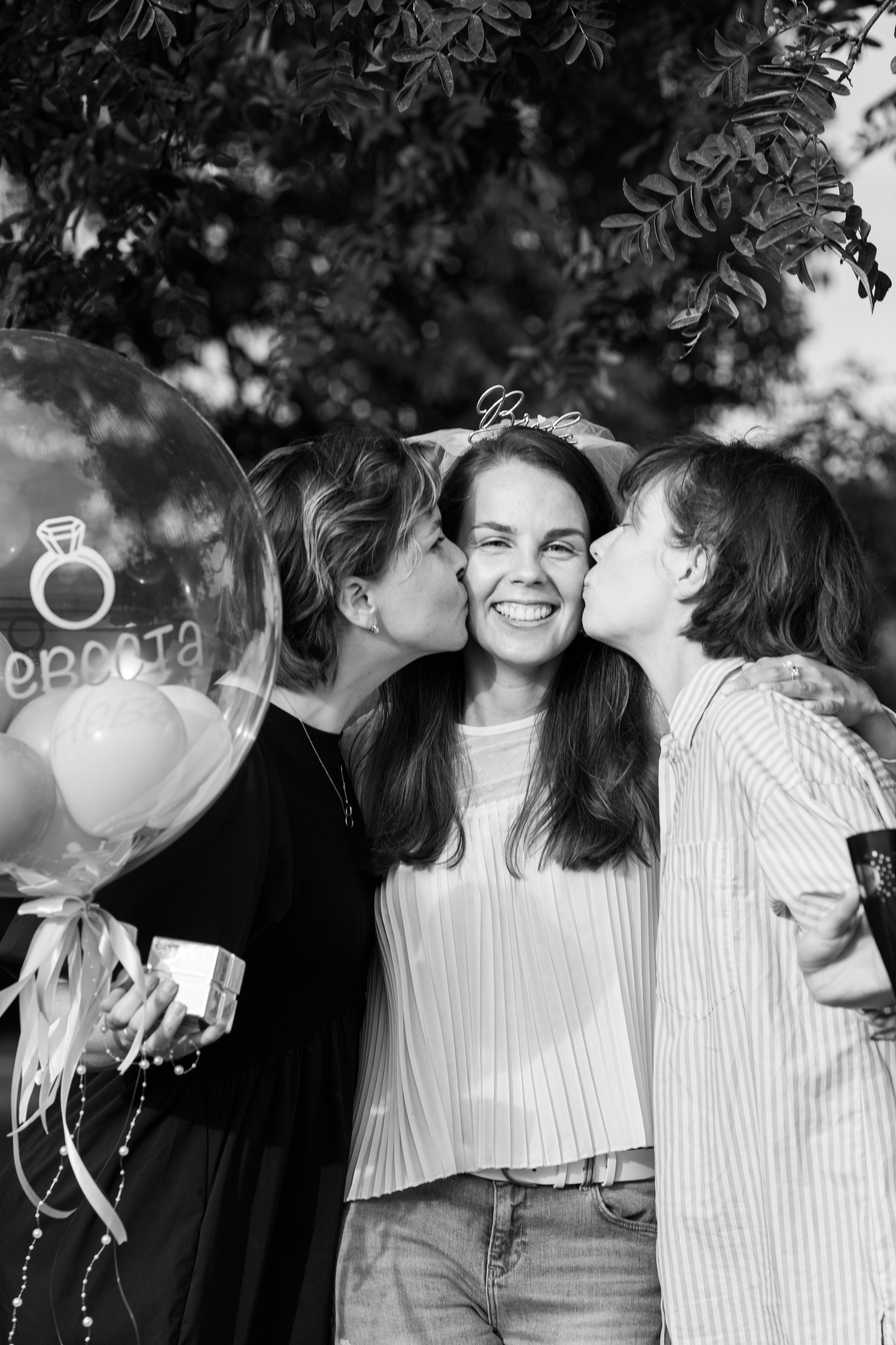 Polttarit. Ekaterina Mansur, muotokuvafotografi Suomessa (Helsingissä ja Uudellam