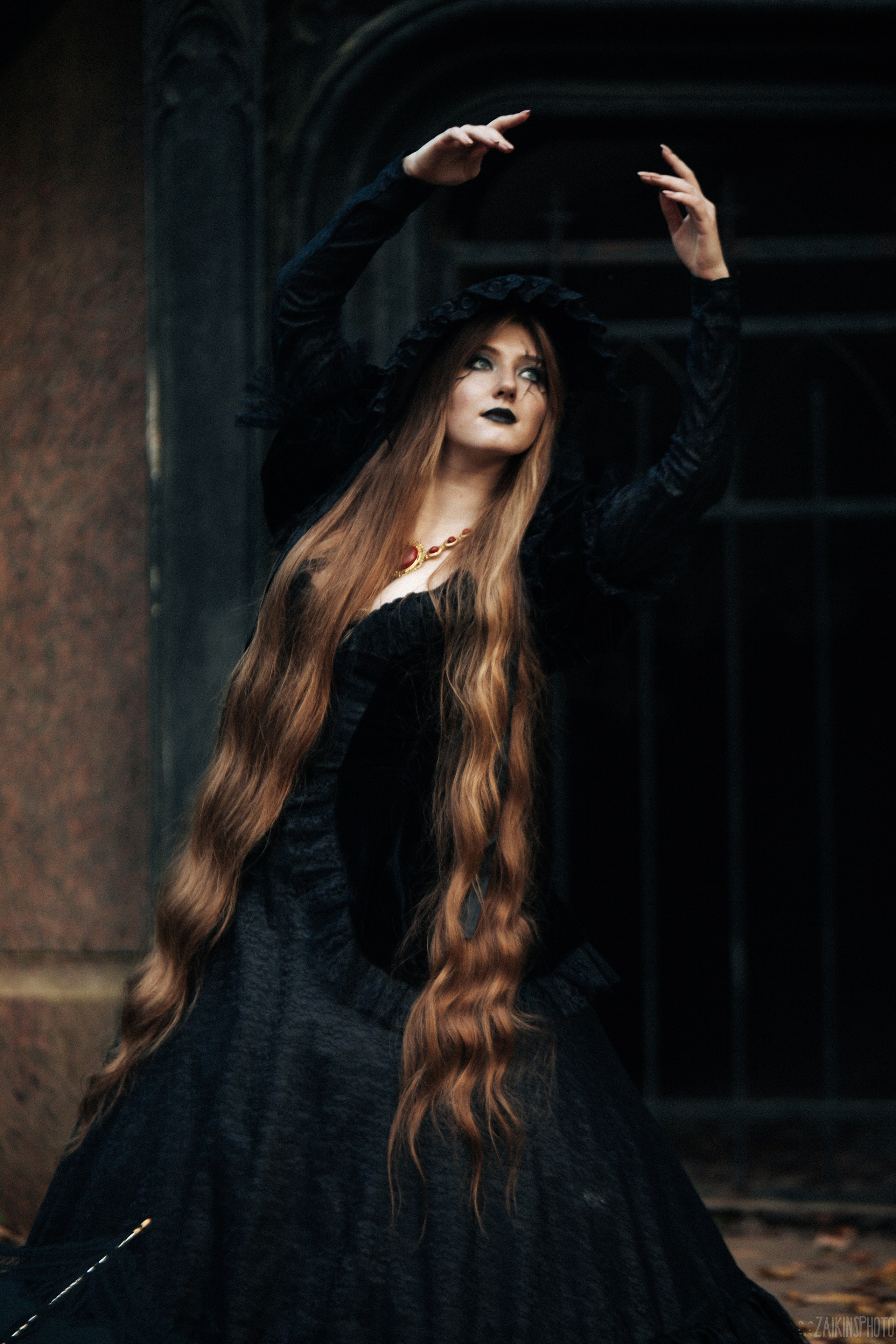 The Dark Autumn. Main