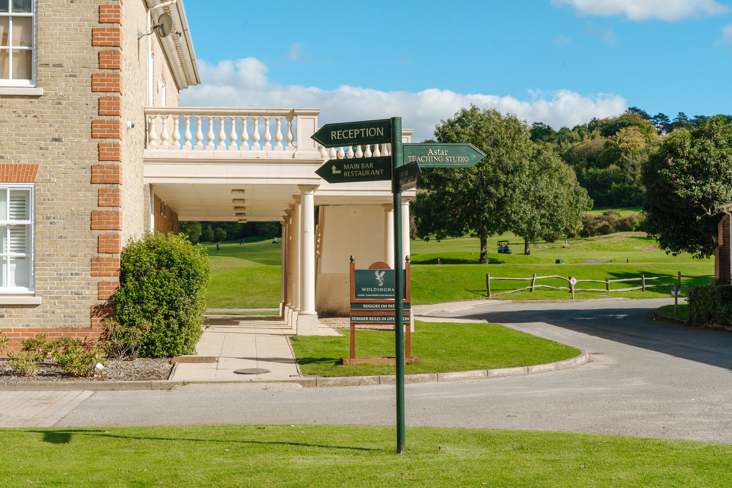 A wedding at Woldingham Golf Club, Woldingham Golf Club wedding, wedding photographer at Woldingham Golf Club