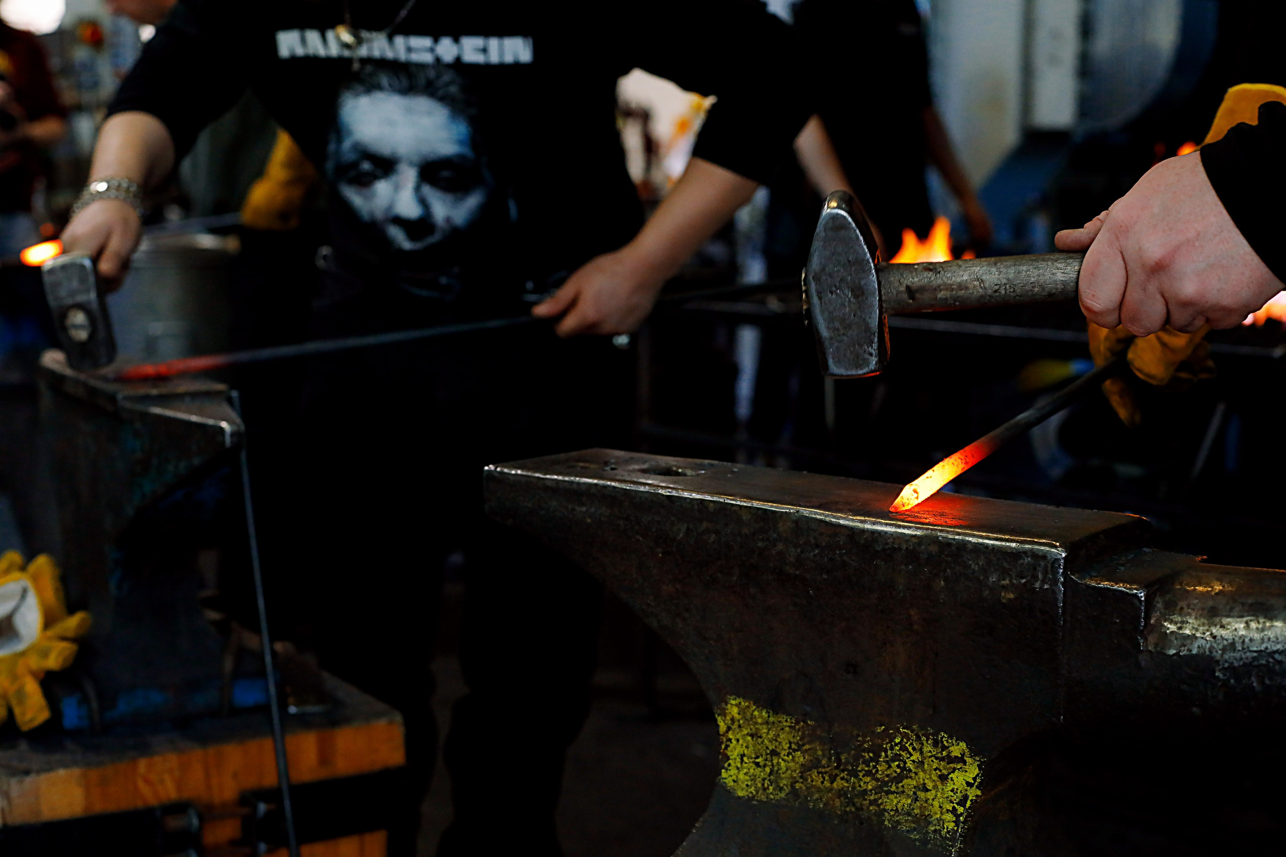 Metalli- ala. Ekaterina Mansur, muotokuvafotografi Suomessa (Helsingissä ja Uudellam