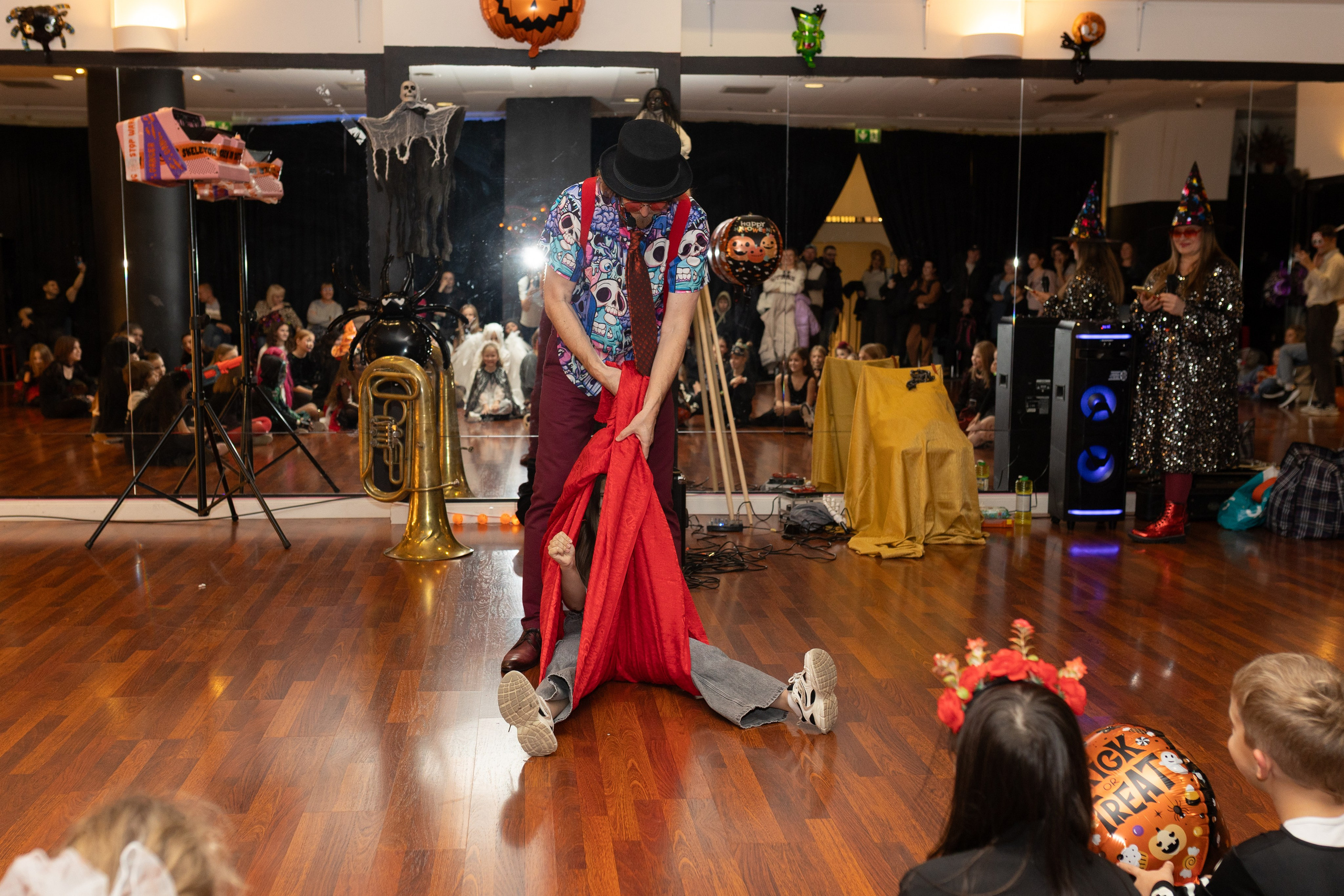 Leo dance studio Helloween 2025. Семейный и детский фотограф в Варшаве Мила Бобровская