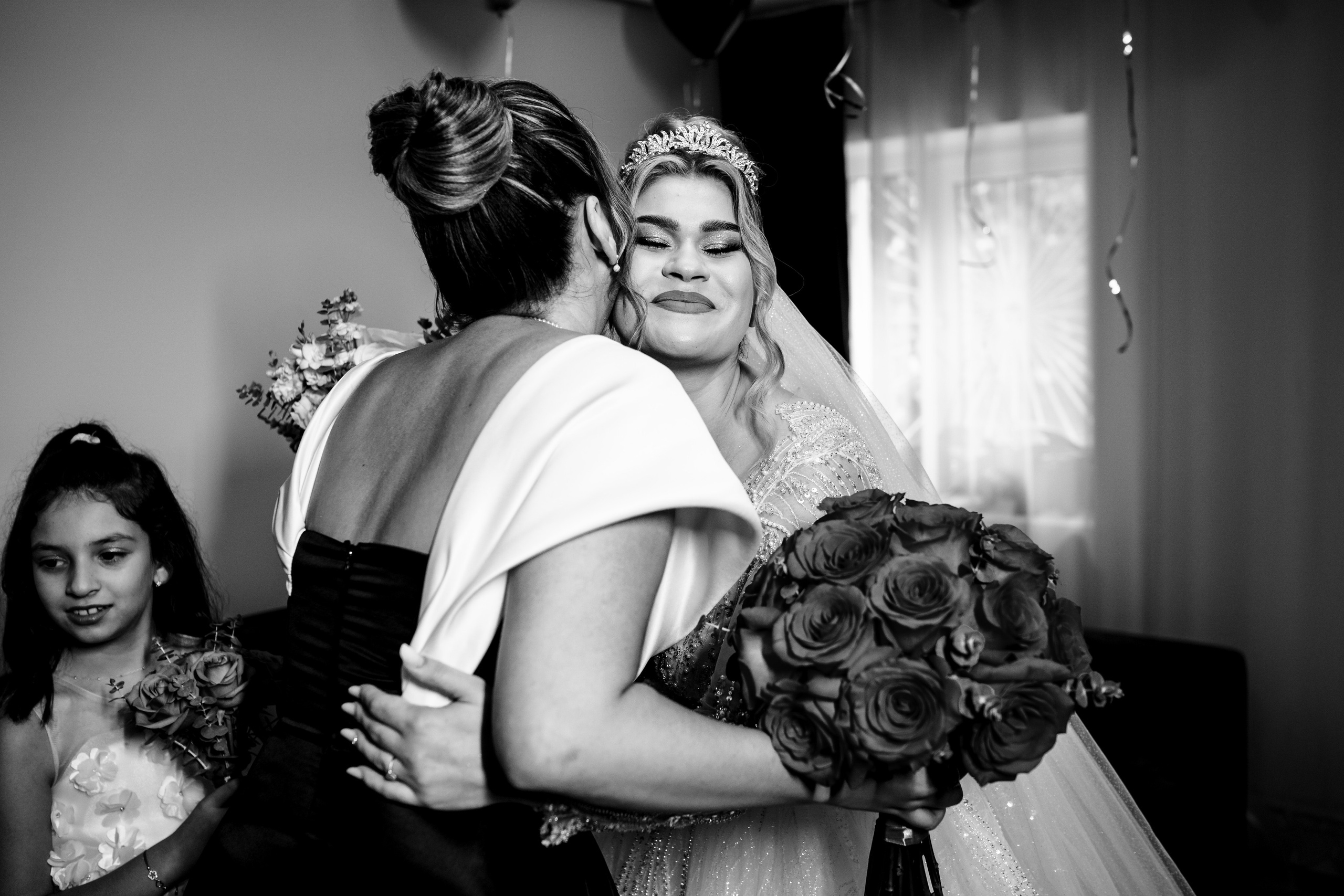 Andreea, Damian si Aris. Acasă