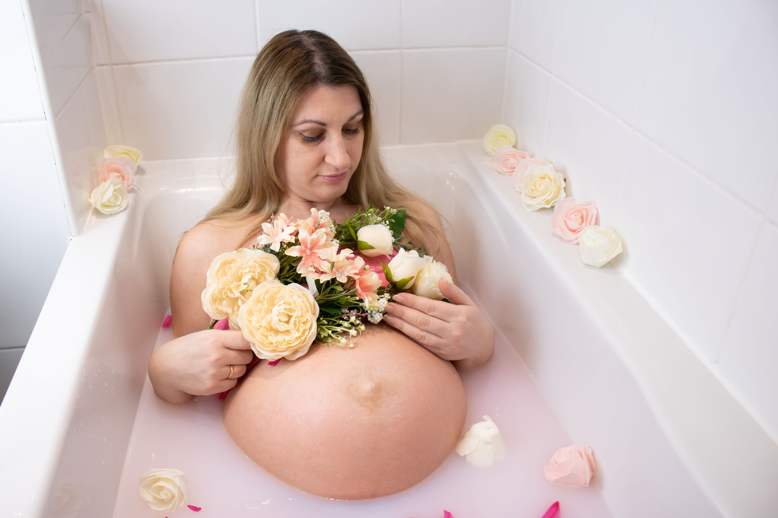 MATERNITY. Family and children photographer from Manchester, country England