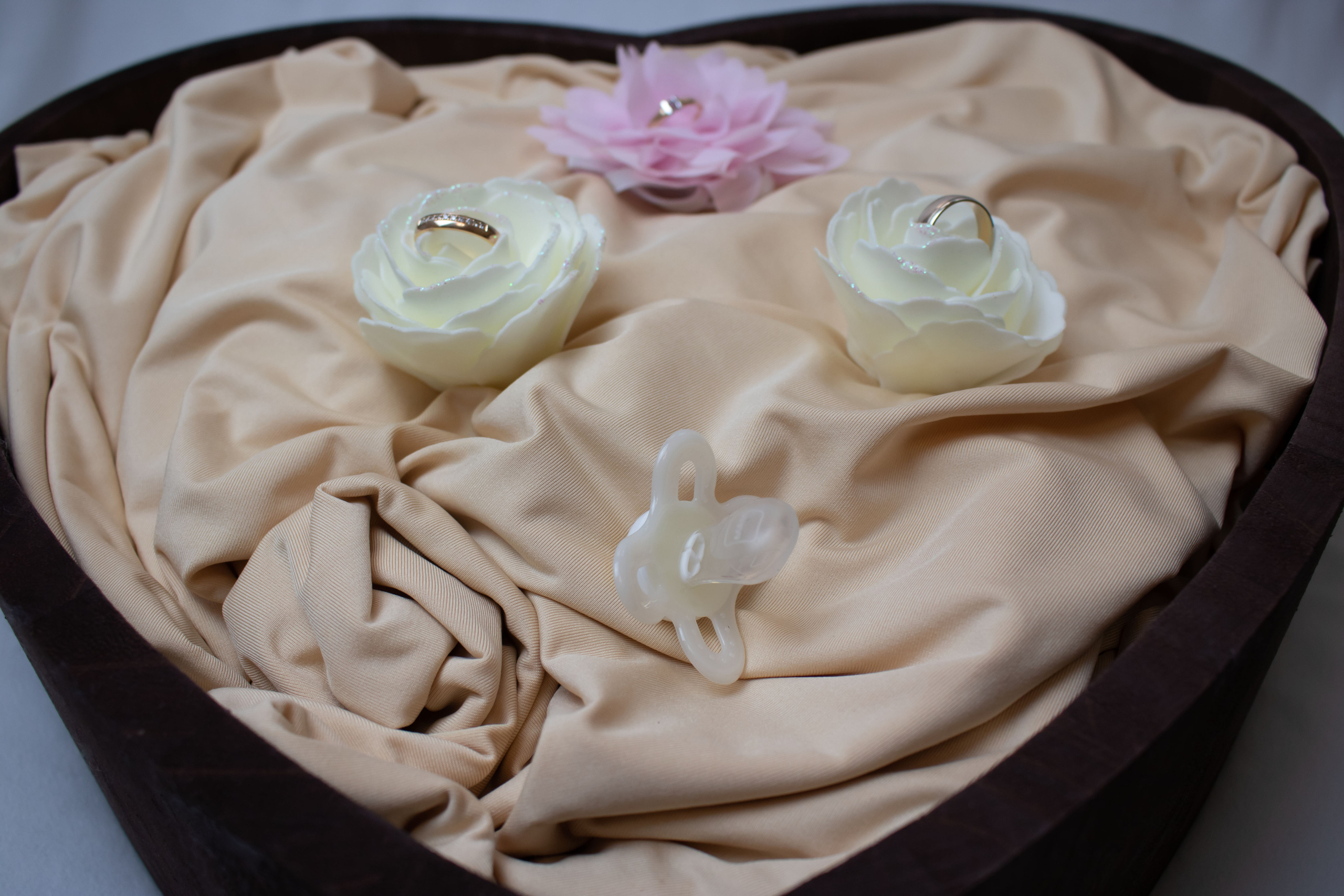 MATERNITY. Family and children photographer from Manchester, country England