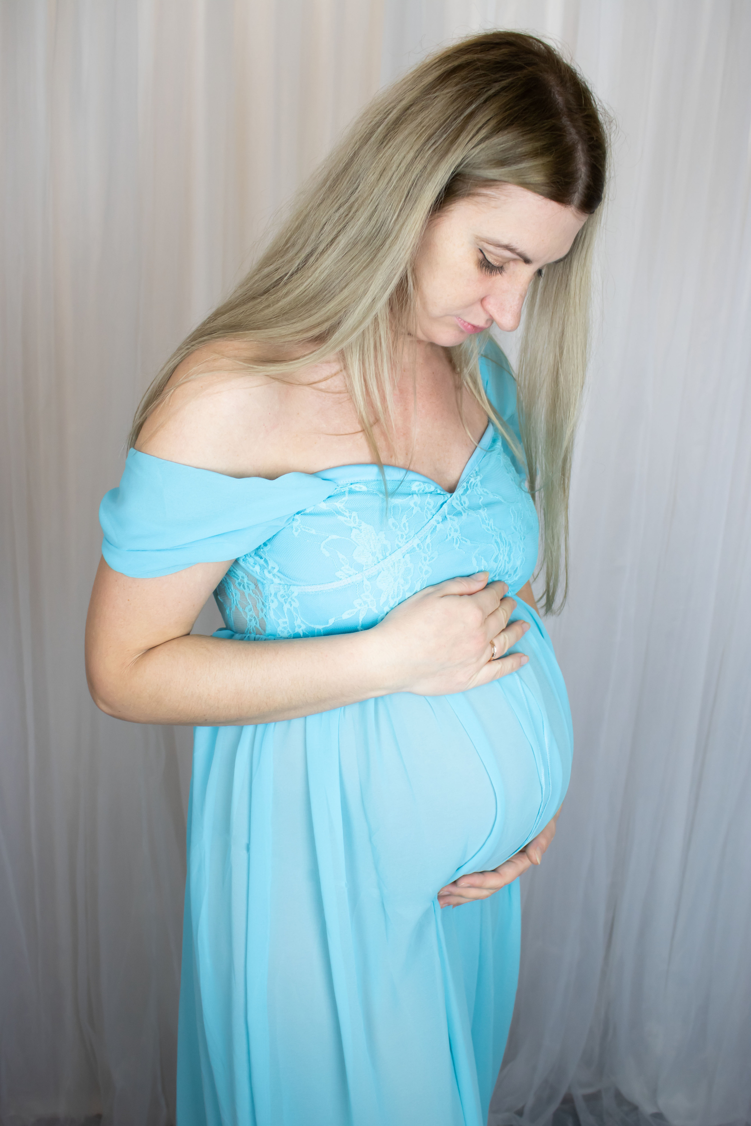 MATERNITY. Family and children photographer from Manchester, country England