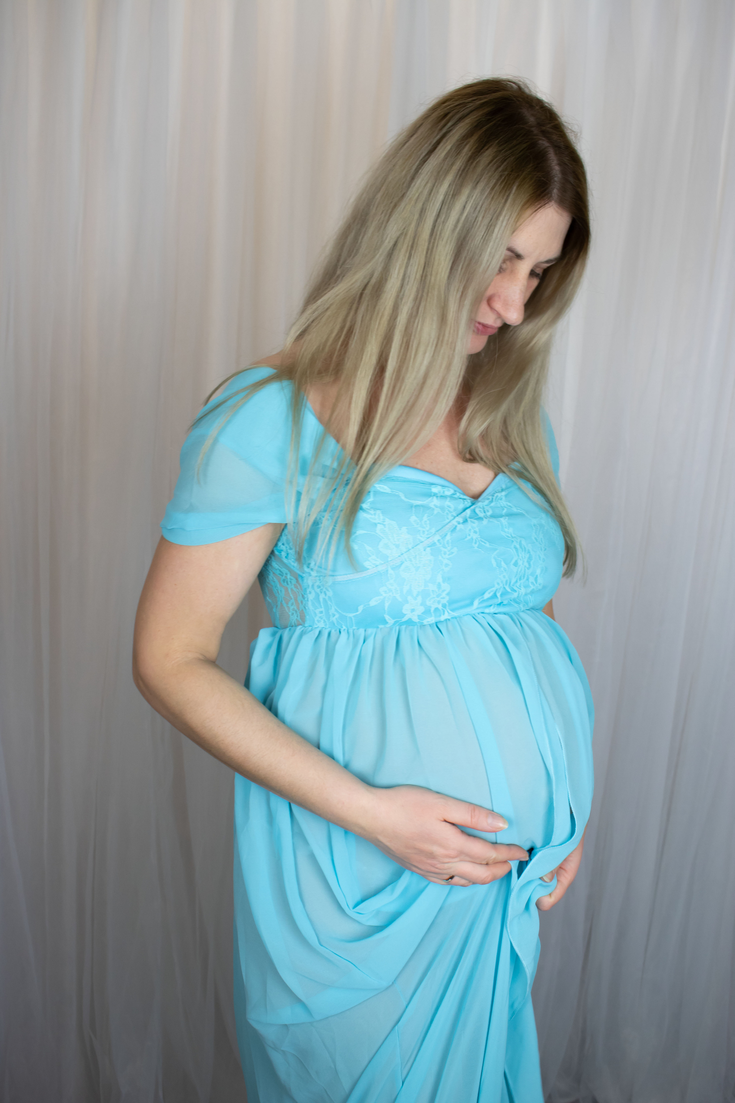 MATERNITY. Family and children photographer from Manchester, country England