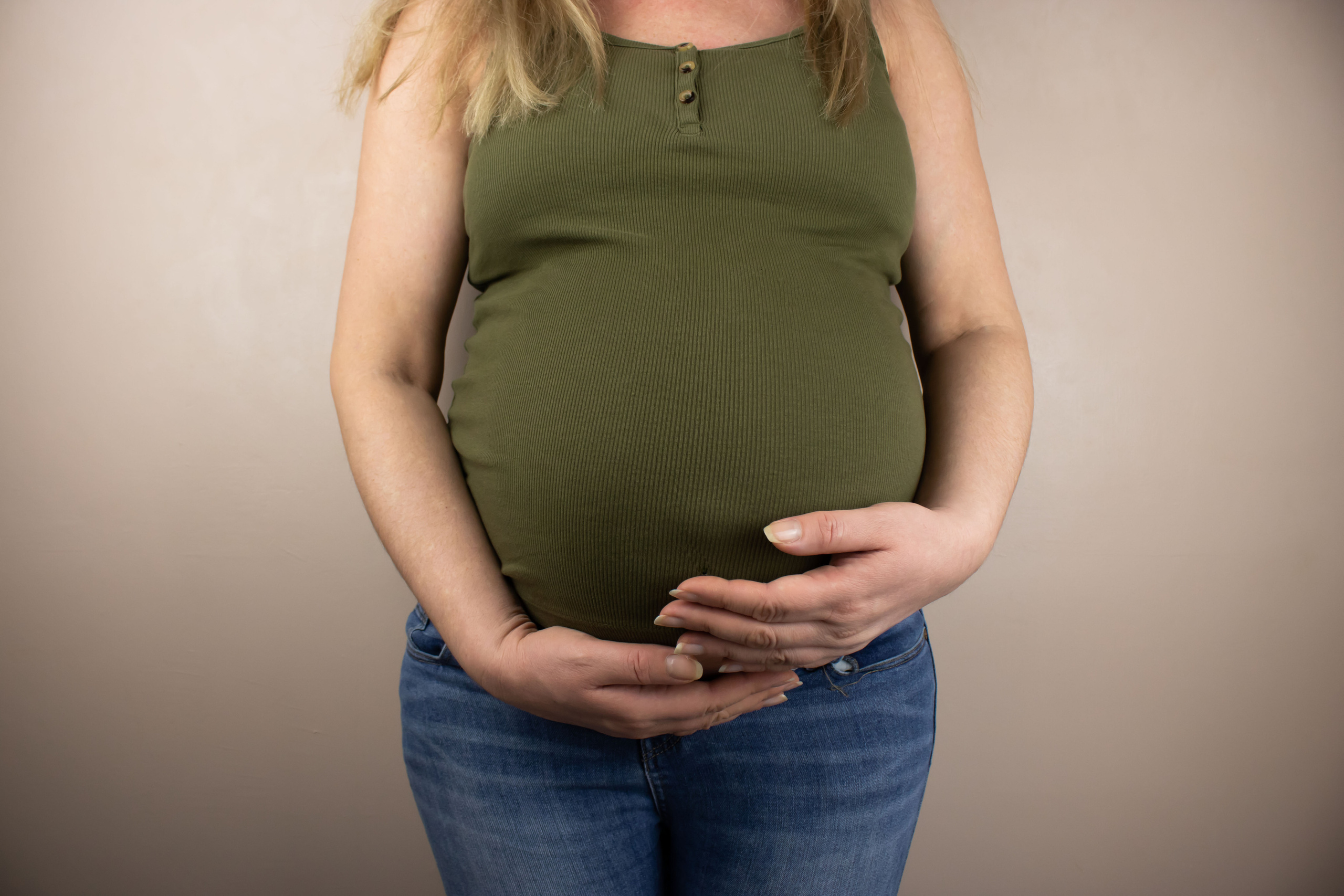 MATERNITY. Family and children photographer from Manchester, country England