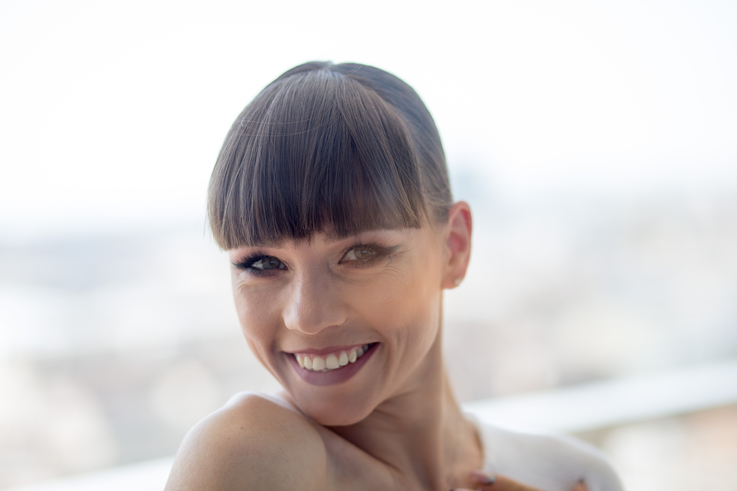 Sedinta foto la restaurant, fotografii de nunta, fotograf de nunta bucuresti, fotografii nunta in restaurant, pozing mireasa, obiceiuri, fotografie profesionala nunta, poze fashion, hotel intercontinental, pregatiri mireasa