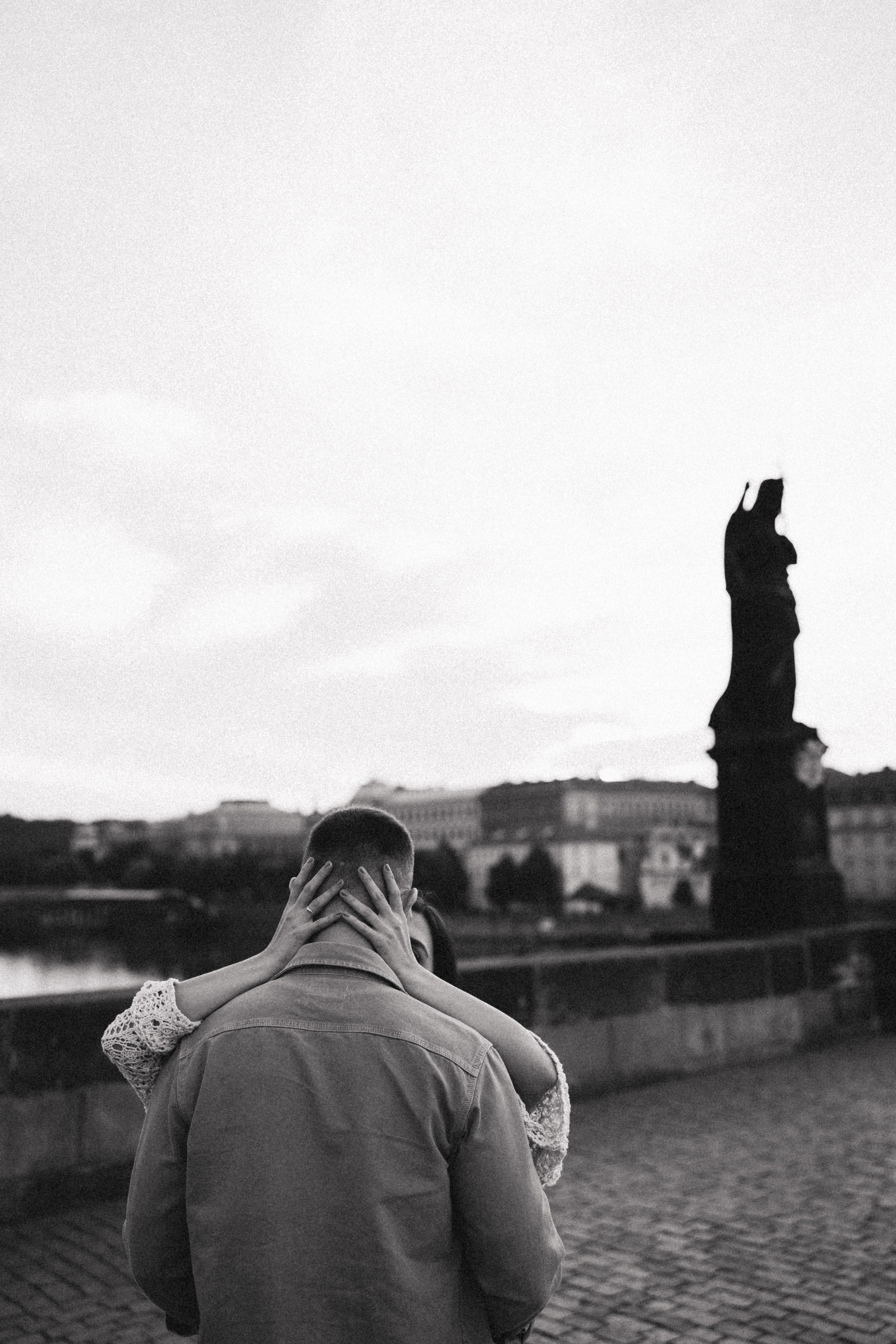 Prag Paarshooting. Elumi Fotografin Madeira