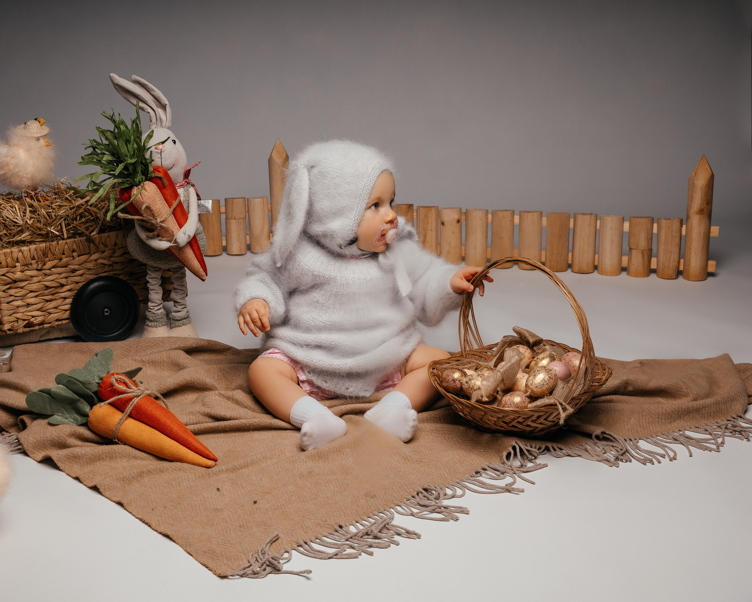 Easter Photoshoot. Https://valphoto.wfolio.pro/