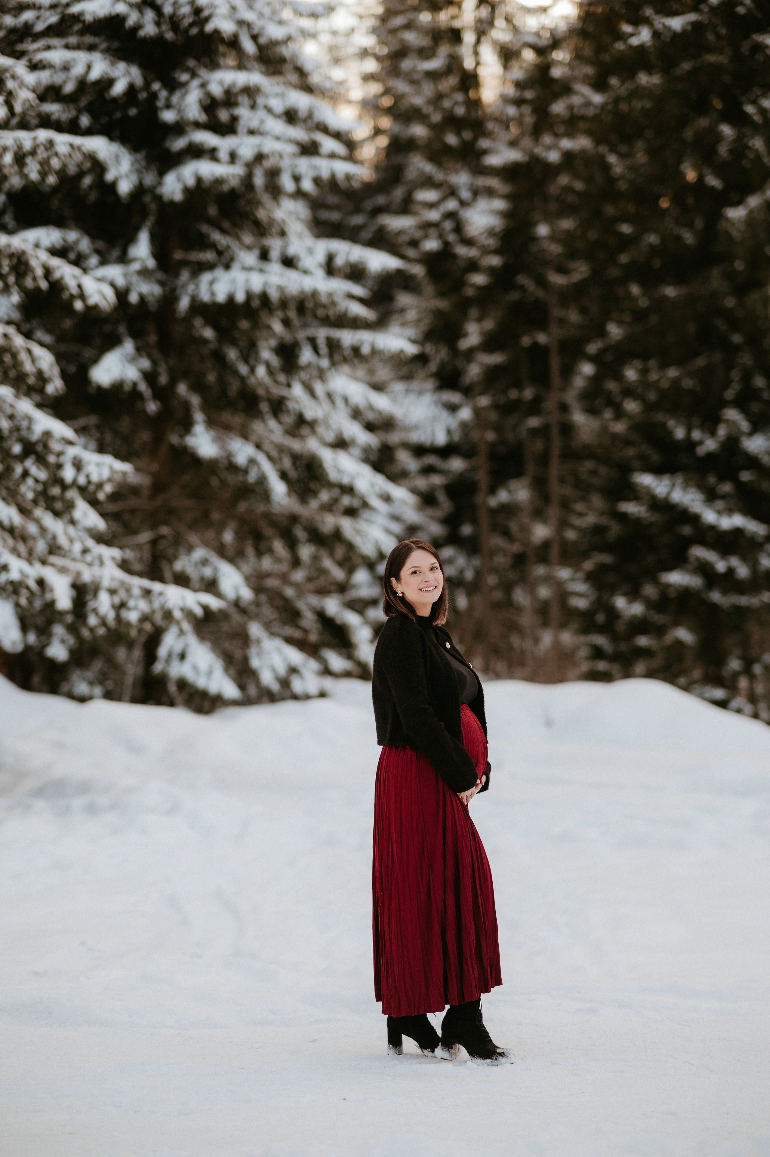 Ședință Foto de Familie la Munte – Fotografii de Iarnă în Lupcina. Valentin Melen - fotograf de nunta 🤍