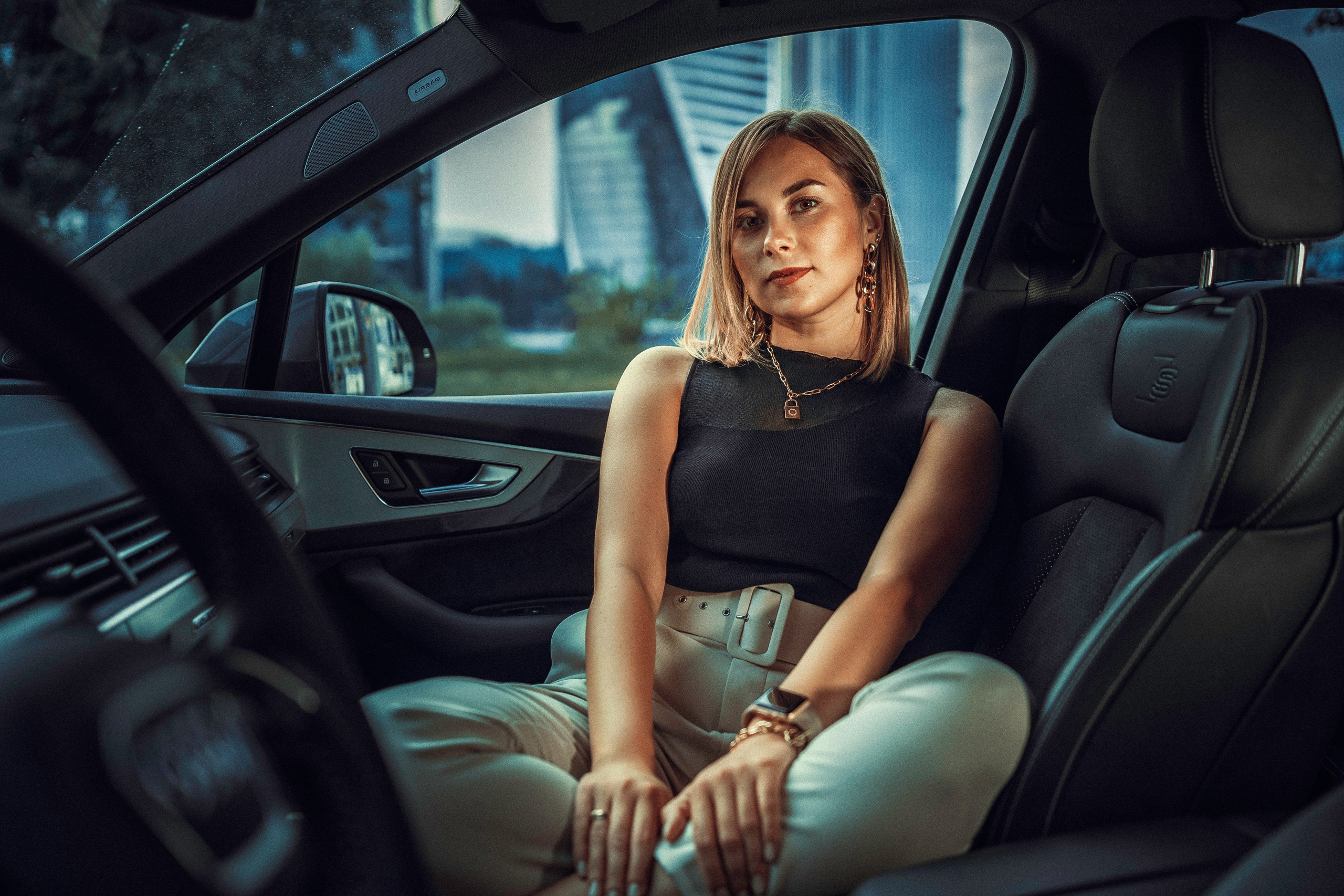 Retrato femenino en Madrid — belleza auténtica con luz natural Asesoría de estilismo, poses y localización. Imágenes elegantes y atemporales. Fotógrafa en Madrid | Retratos femeninos, familia y sesiones con caballos – Anna Maruleva