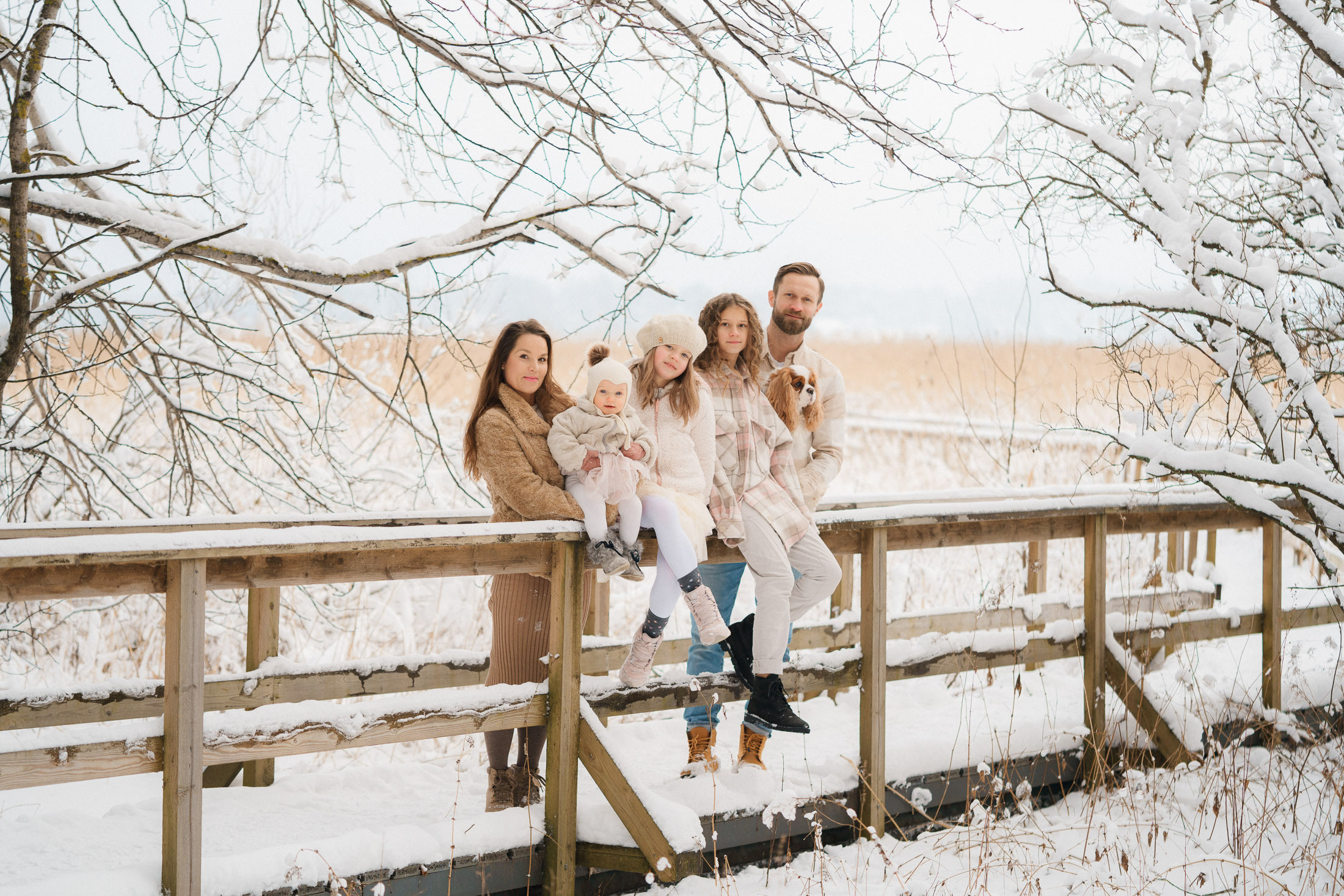 Perhekuvaus miljöössä ja studiossa