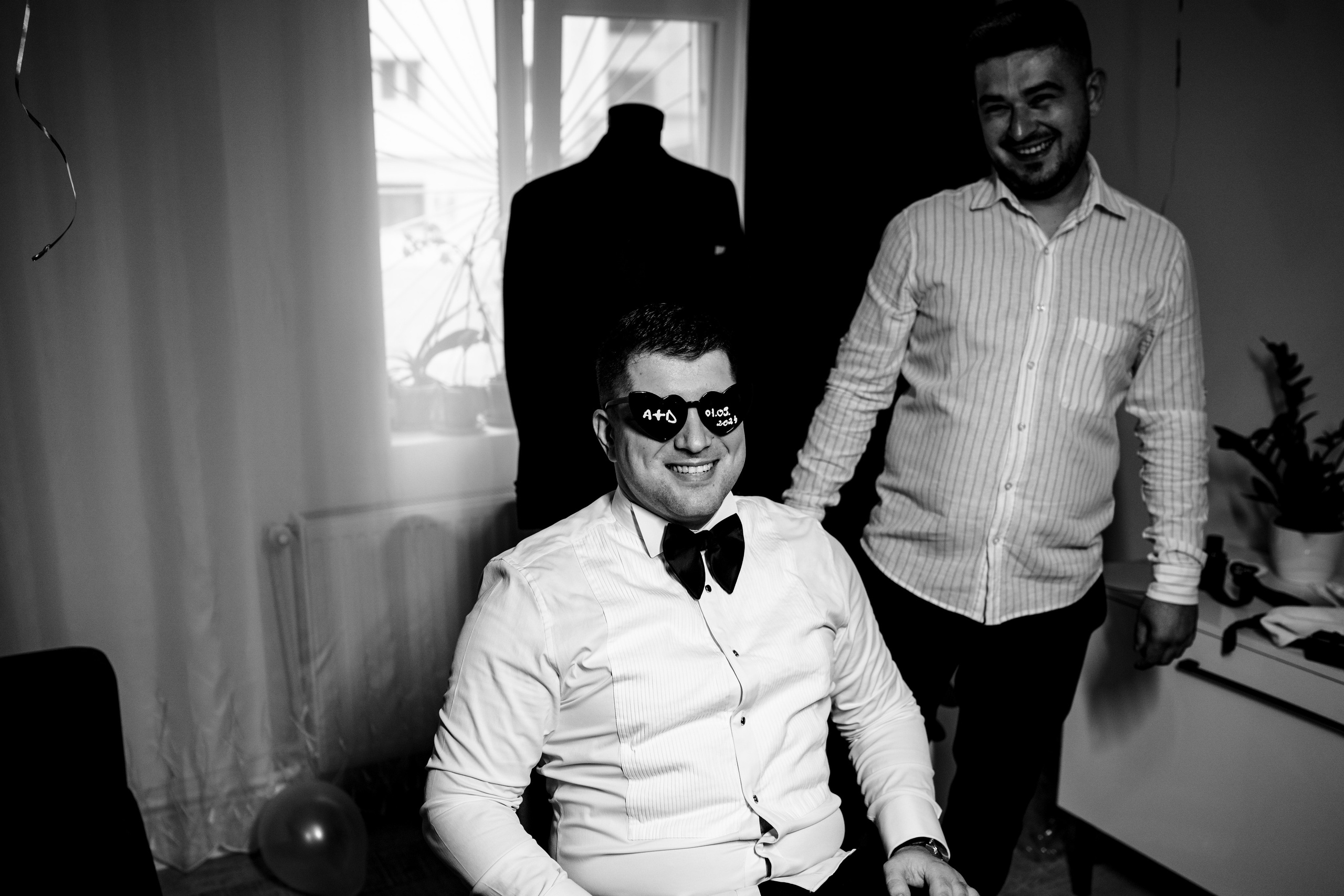 Andreea, Damian si Aris. Acasă