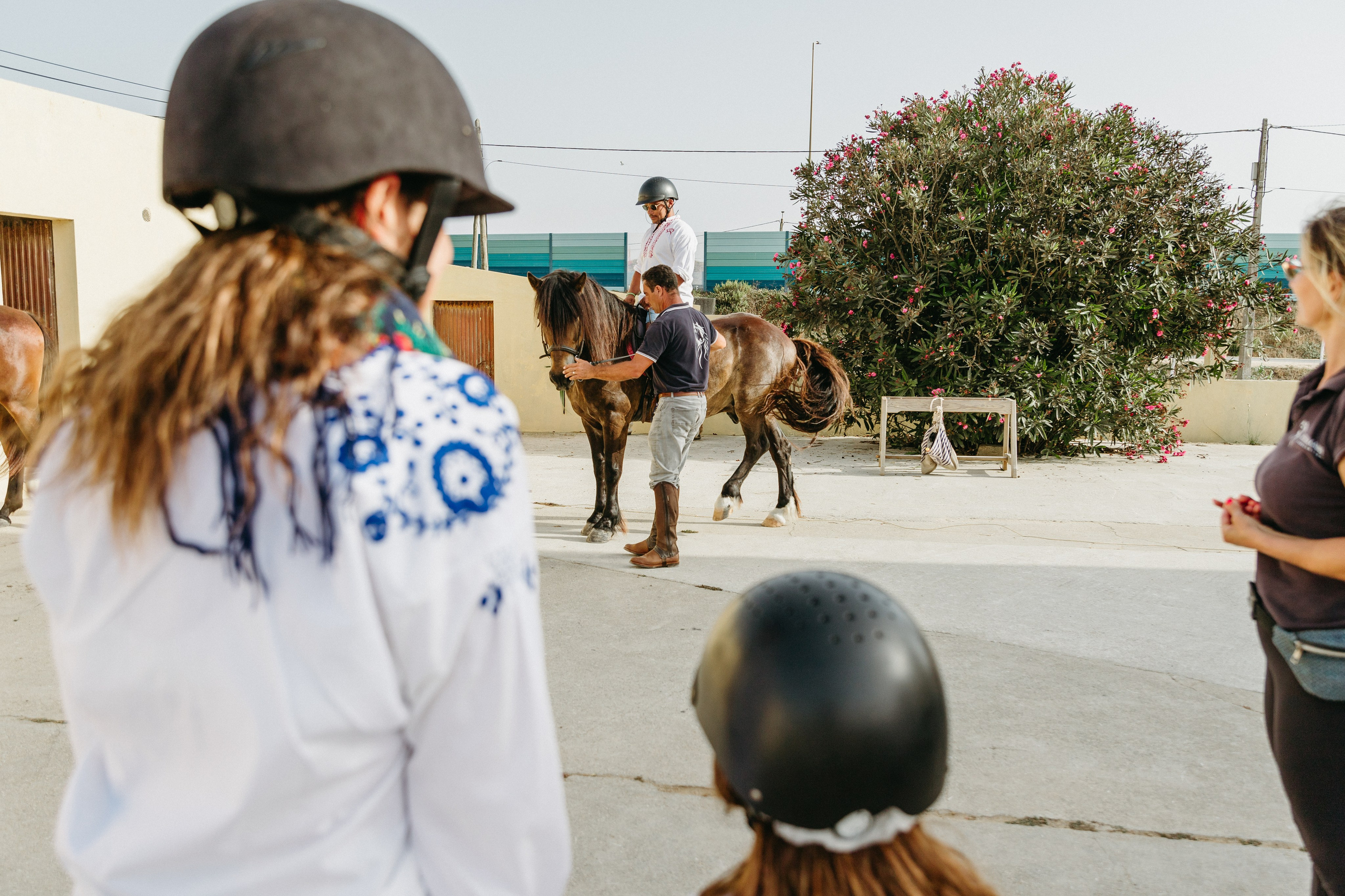 Marlene & Tiago com filhos. Passeios a Cavalo na Praia Peniche | Eco Salgados Agroturismo