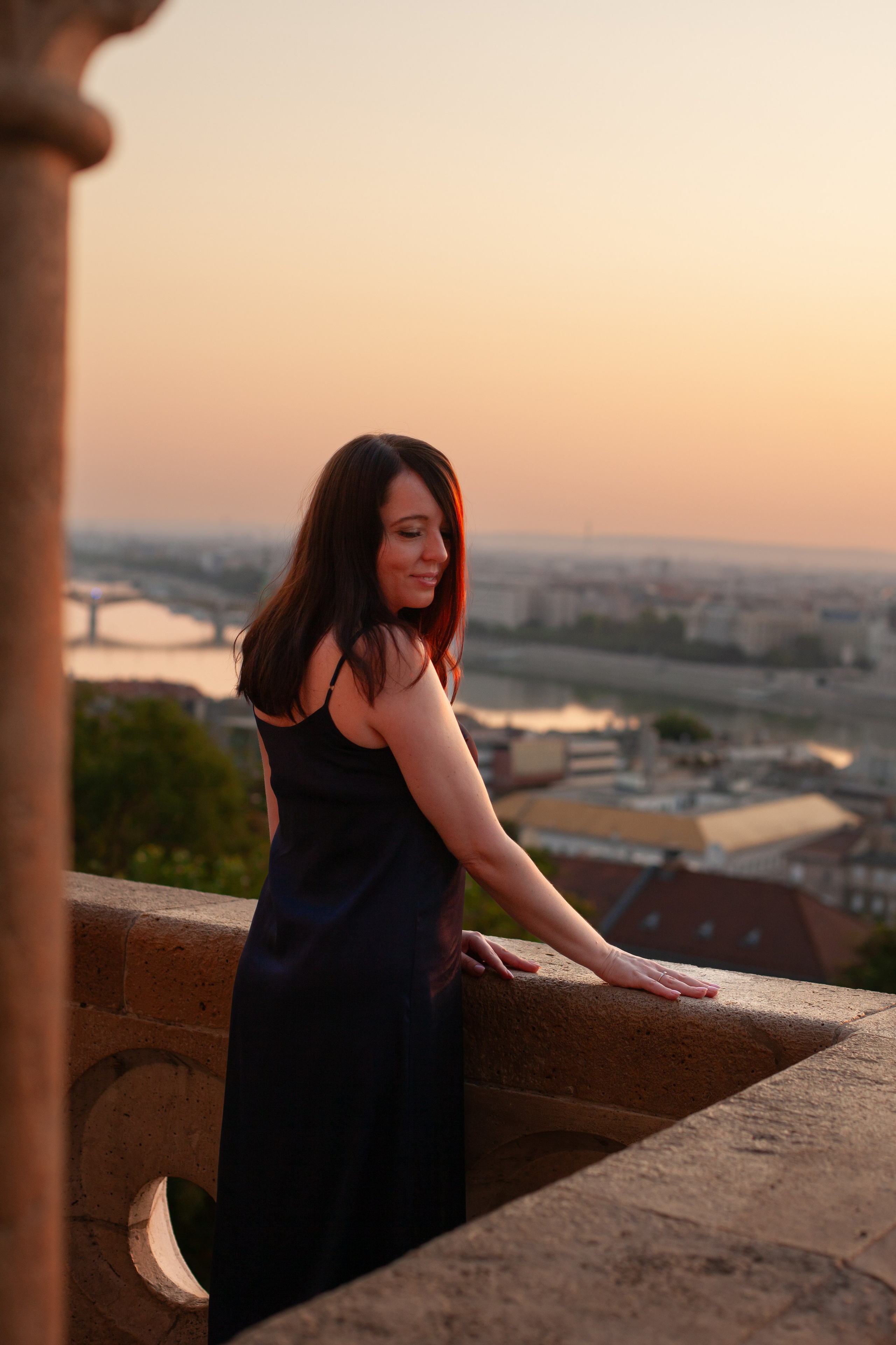 На рассвете. Photographer in Budapest