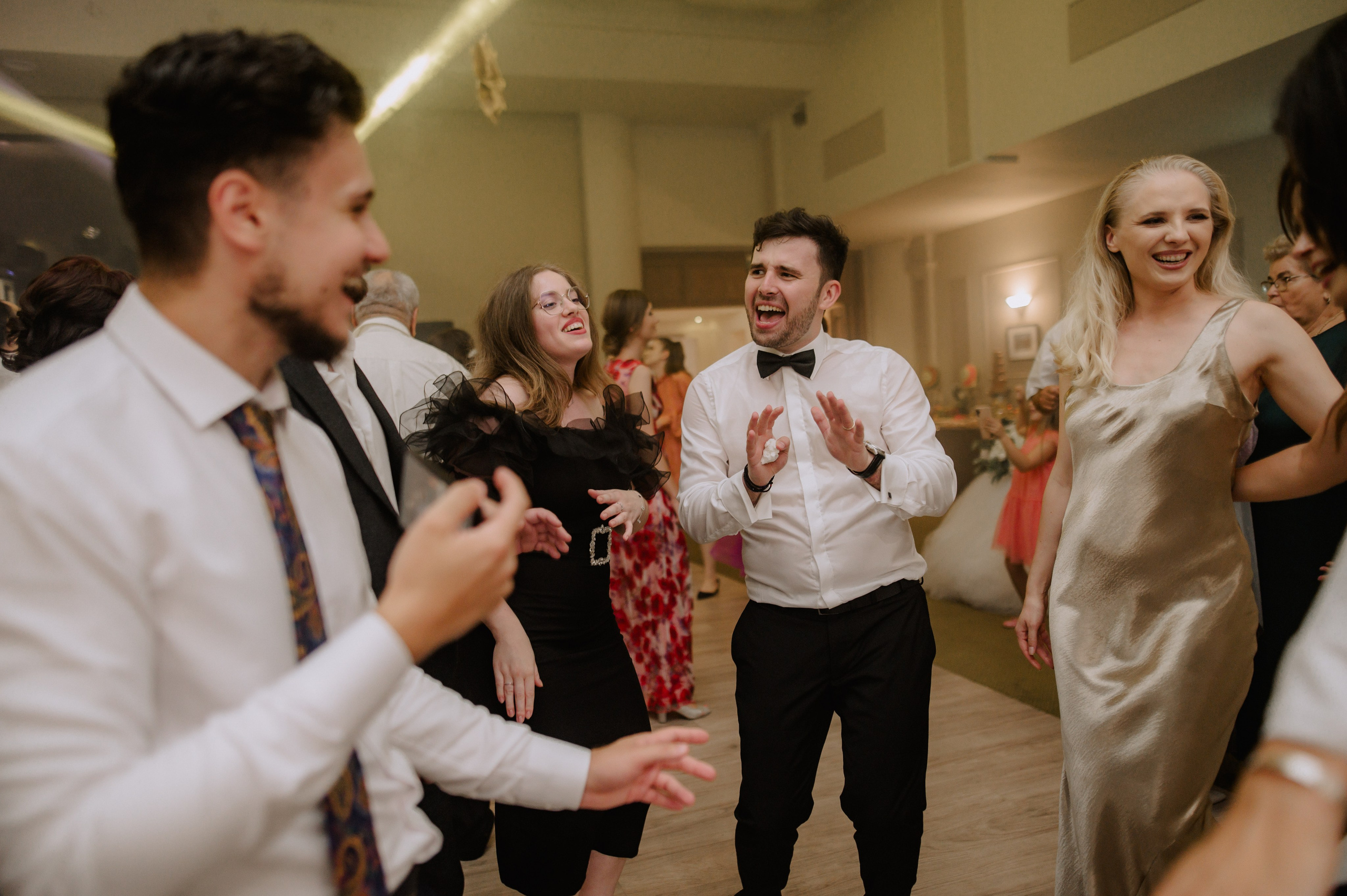 Servicii foto video profesionale pentru evenimentul tau. Proud Vision Weddings | Wedding Photography & Film — Servicii profesionale Foto Video Nunta Iasi