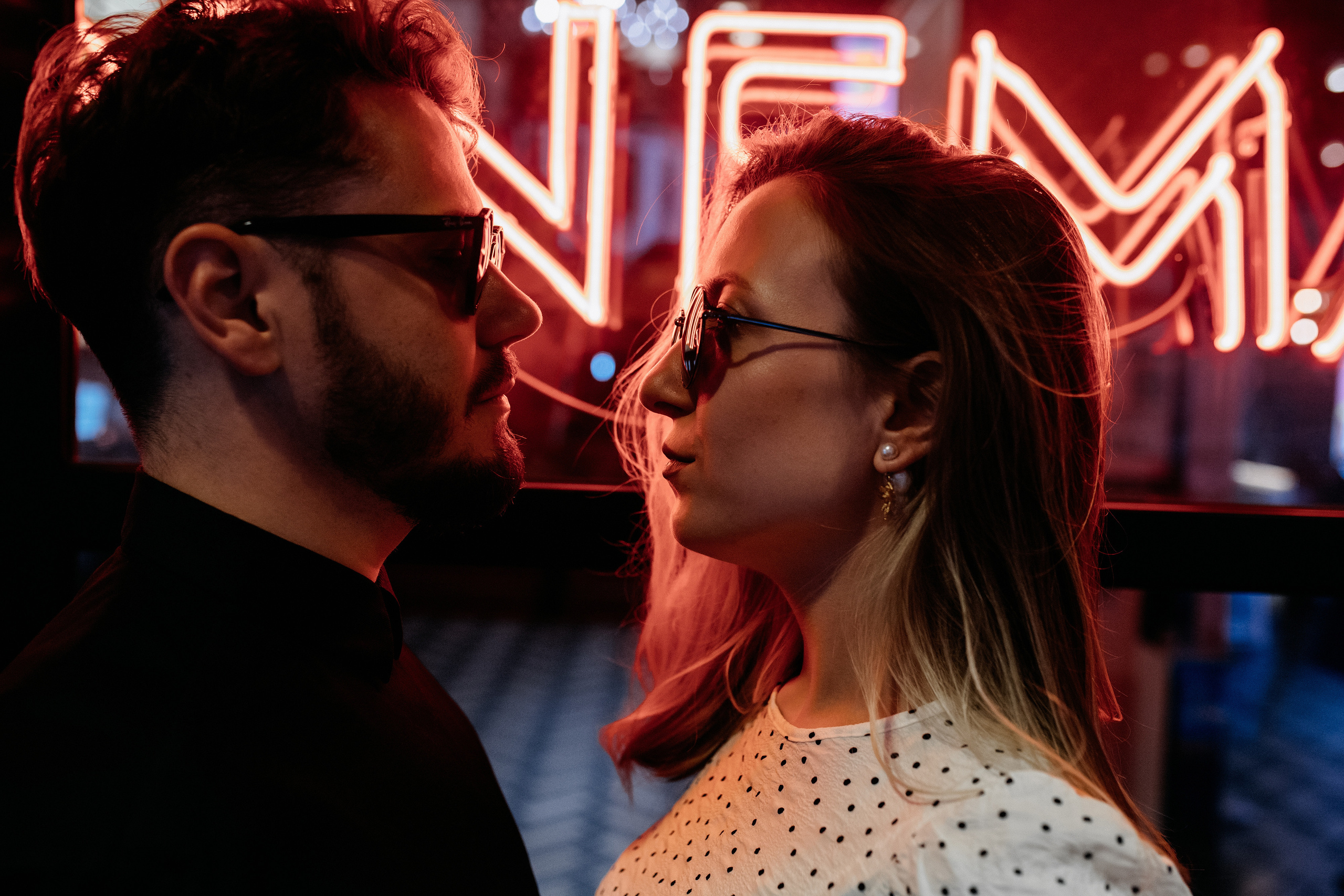 Love Story photoshoot at Picadilly — London. LondonPhotoStory — Vacation Photographer in London