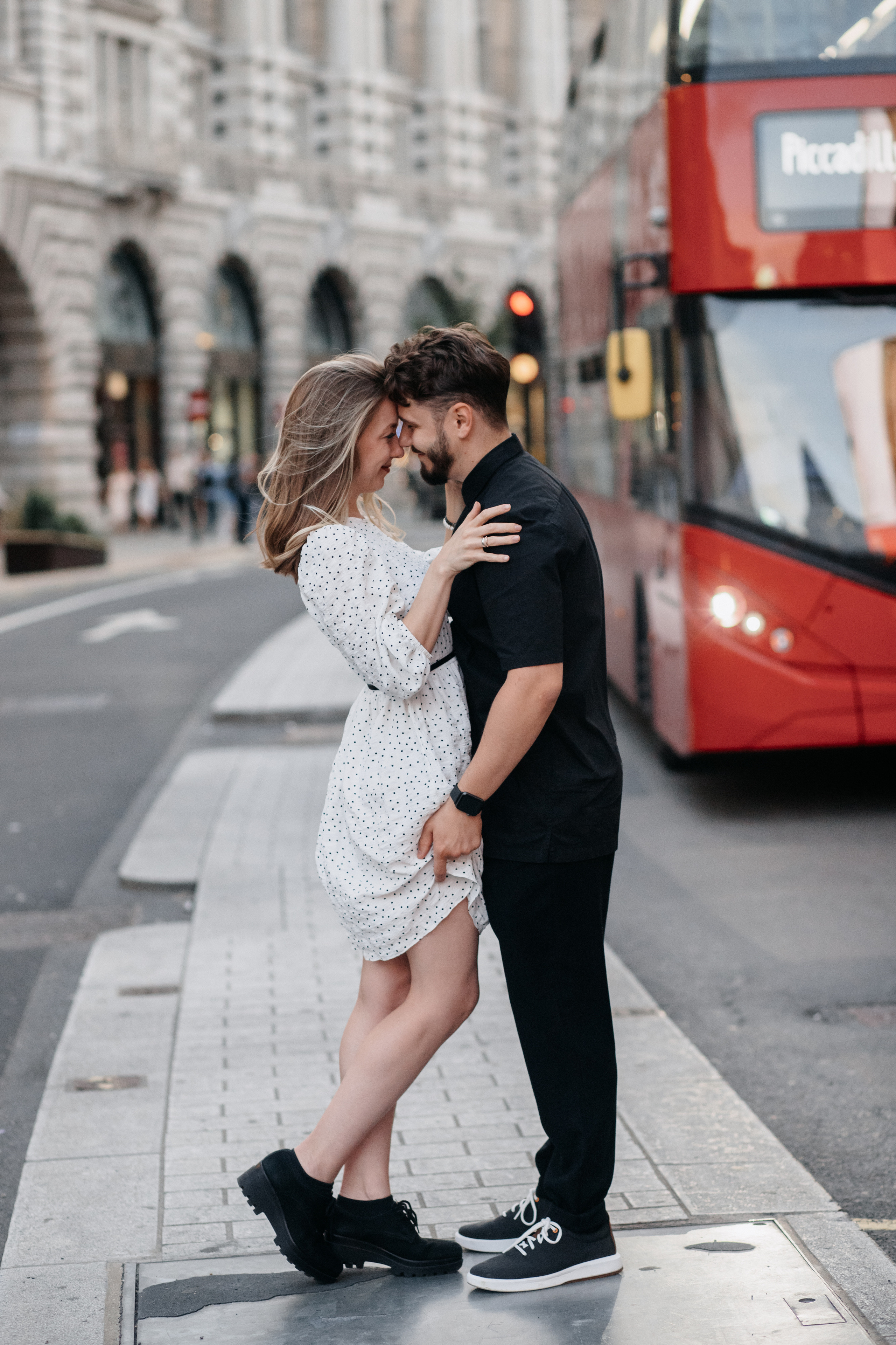 Love Story photoshoot at Picadilly — London. LondonPhotoStory — Vacation Photographer in London