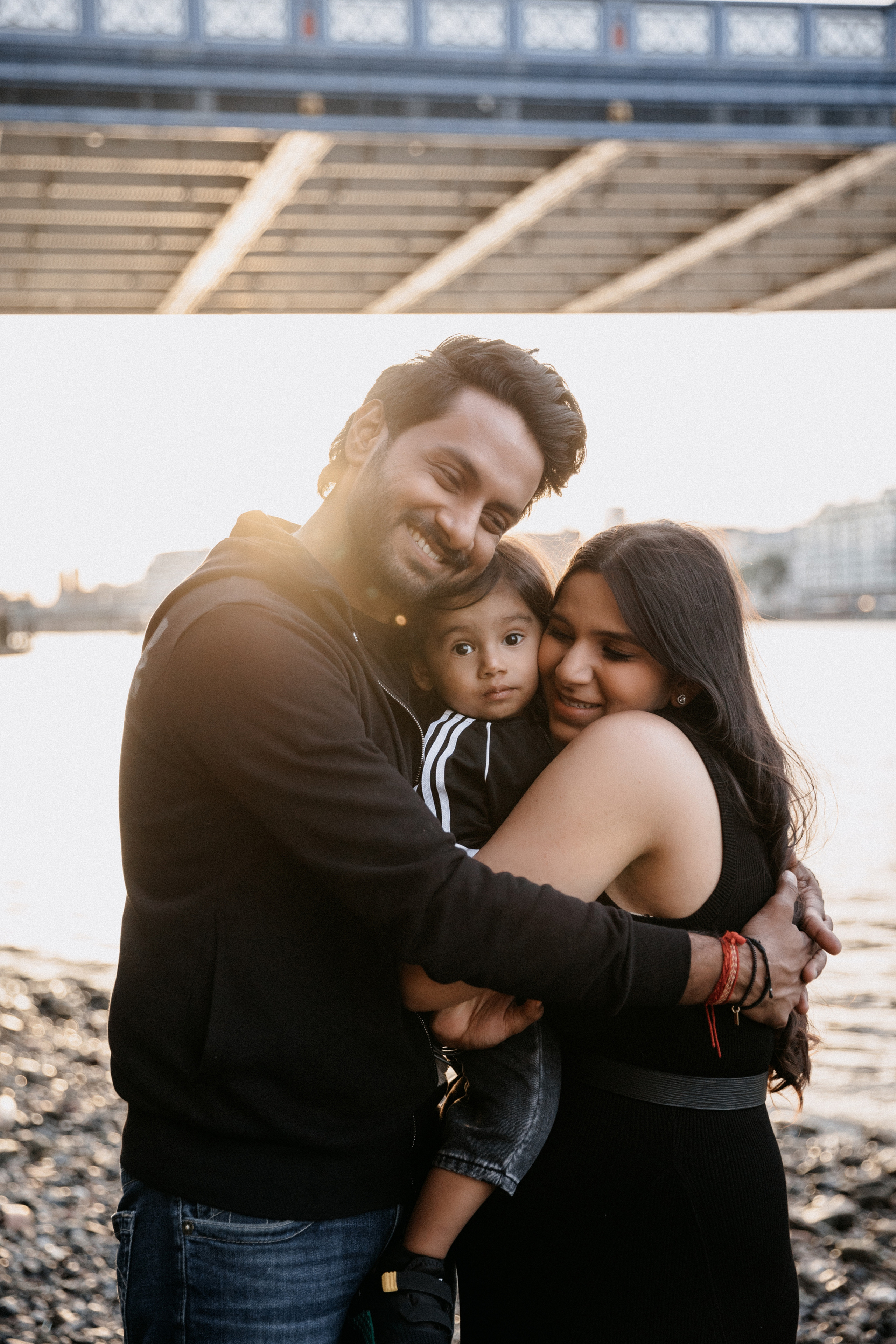 Family Photoshoot at Tower Bridge. LondonPhotoStory — Vacation Photographer in London
