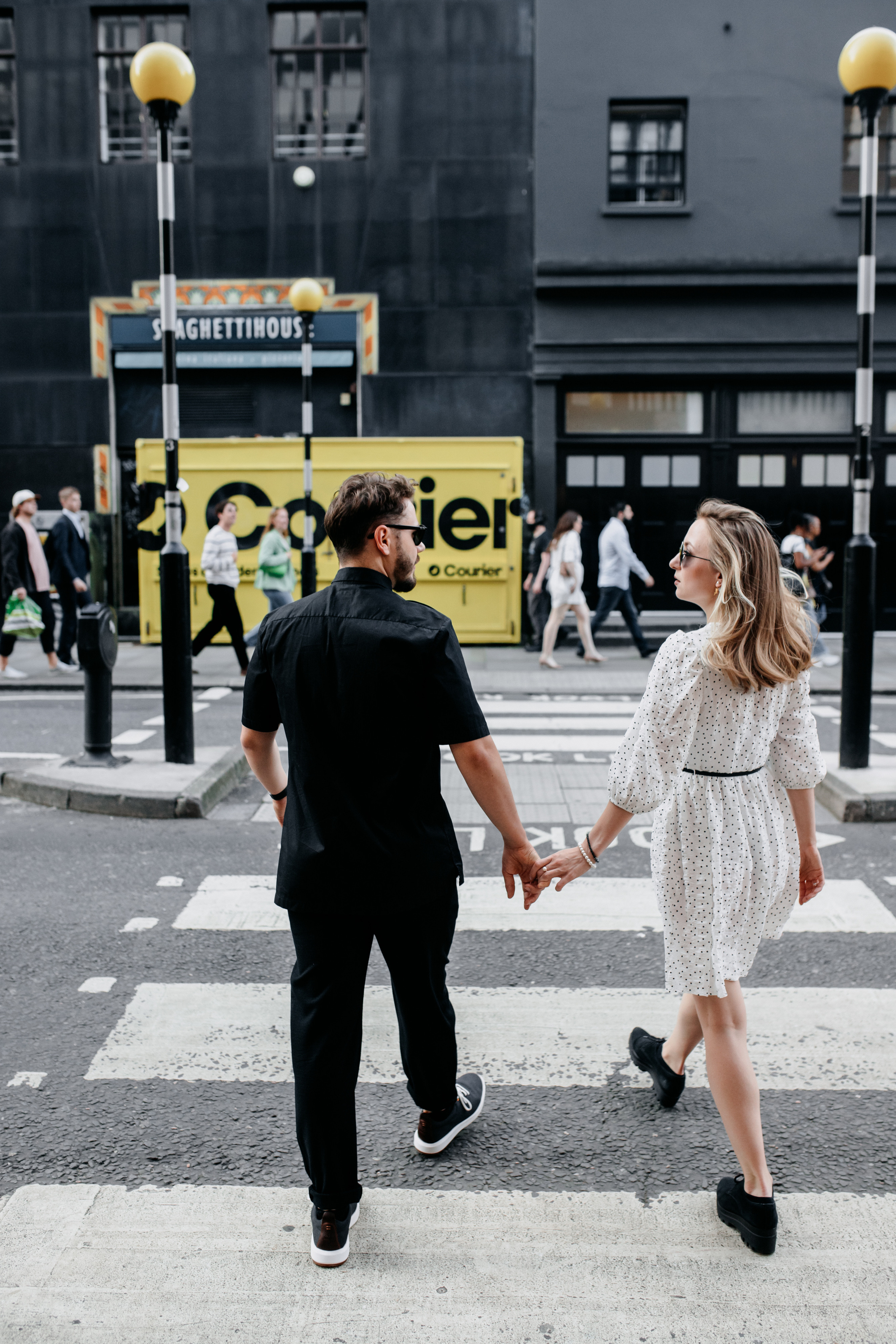 Love Story photoshoot at Picadilly — London. LondonPhotoStory — Vacation Photographer in London