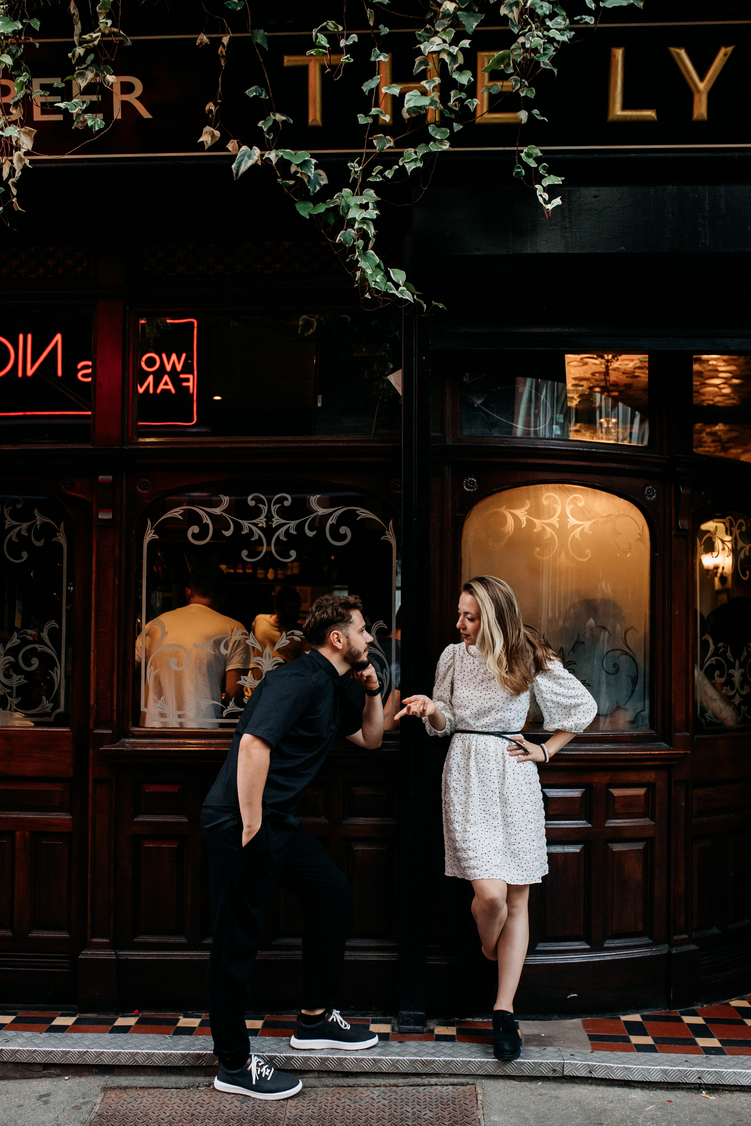 Love Story photoshoot at Picadilly — London. LondonPhotoStory — Vacation Photographer in London