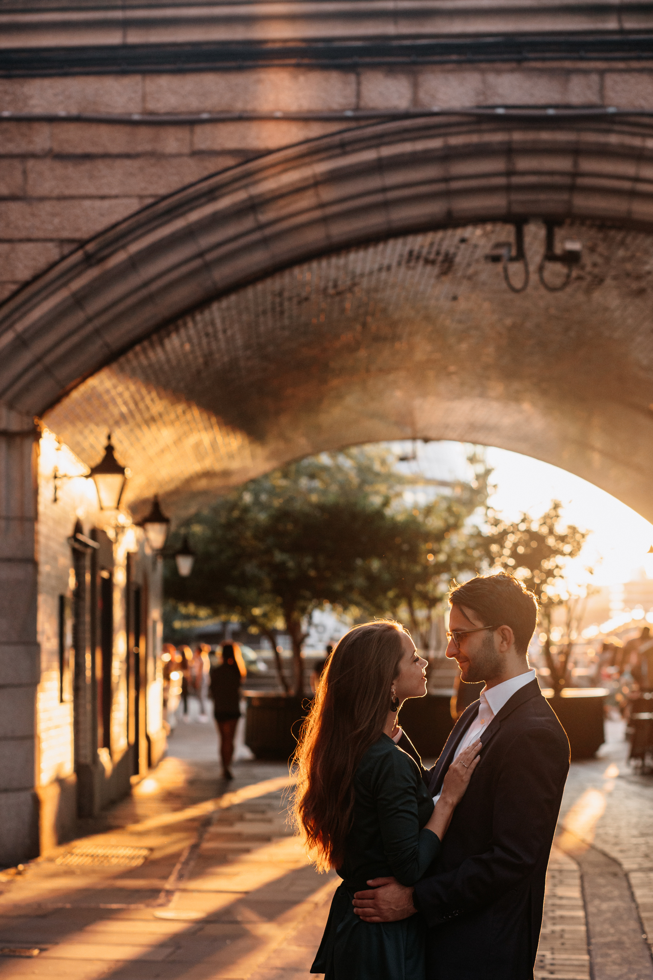 Sunset Engagement Photoshoot at Tower Bridge. LondonPhotoStory — Vacation Photographer in London