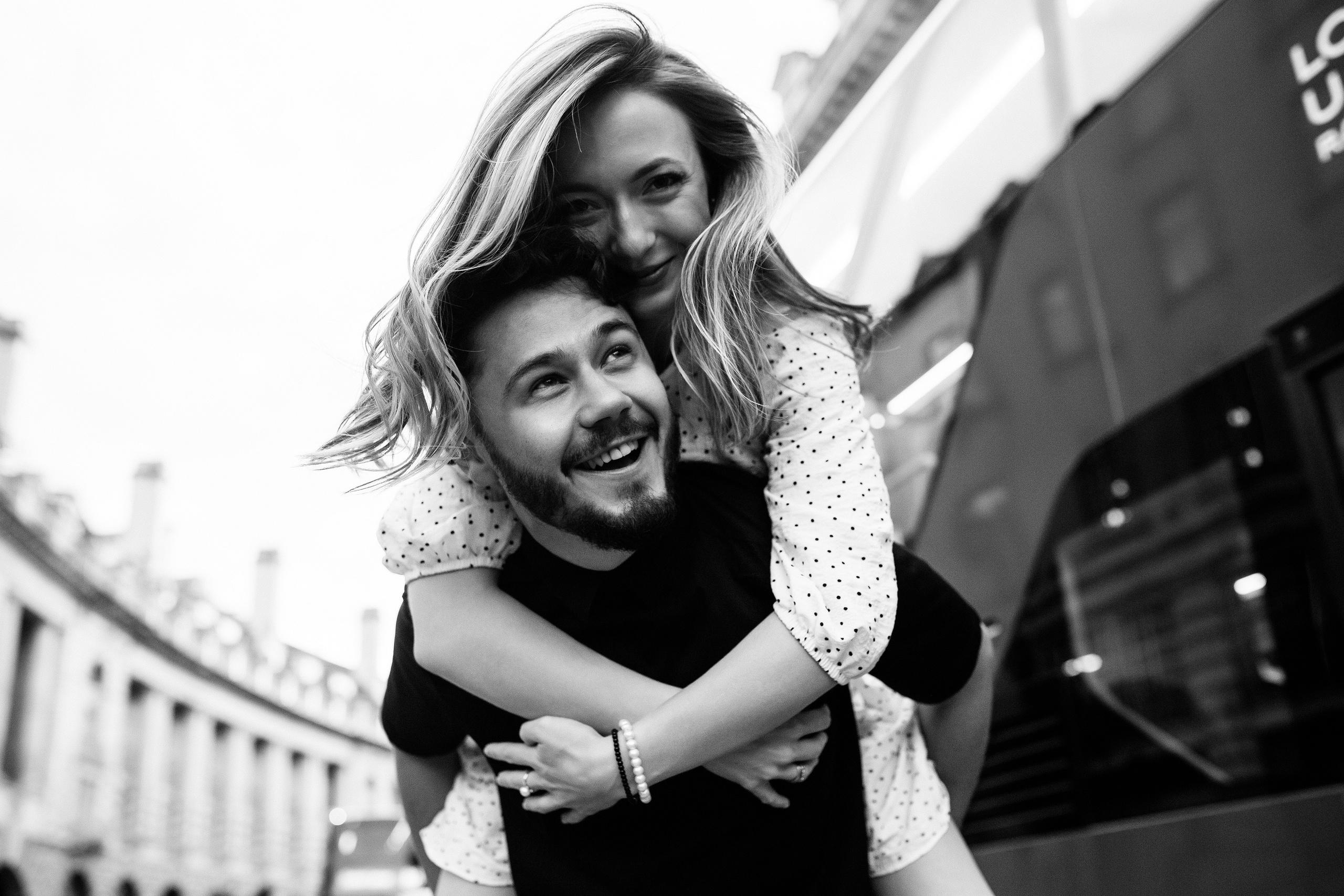 Love Story photoshoot at Picadilly — London. LondonPhotoStory — Vacation Photographer in London