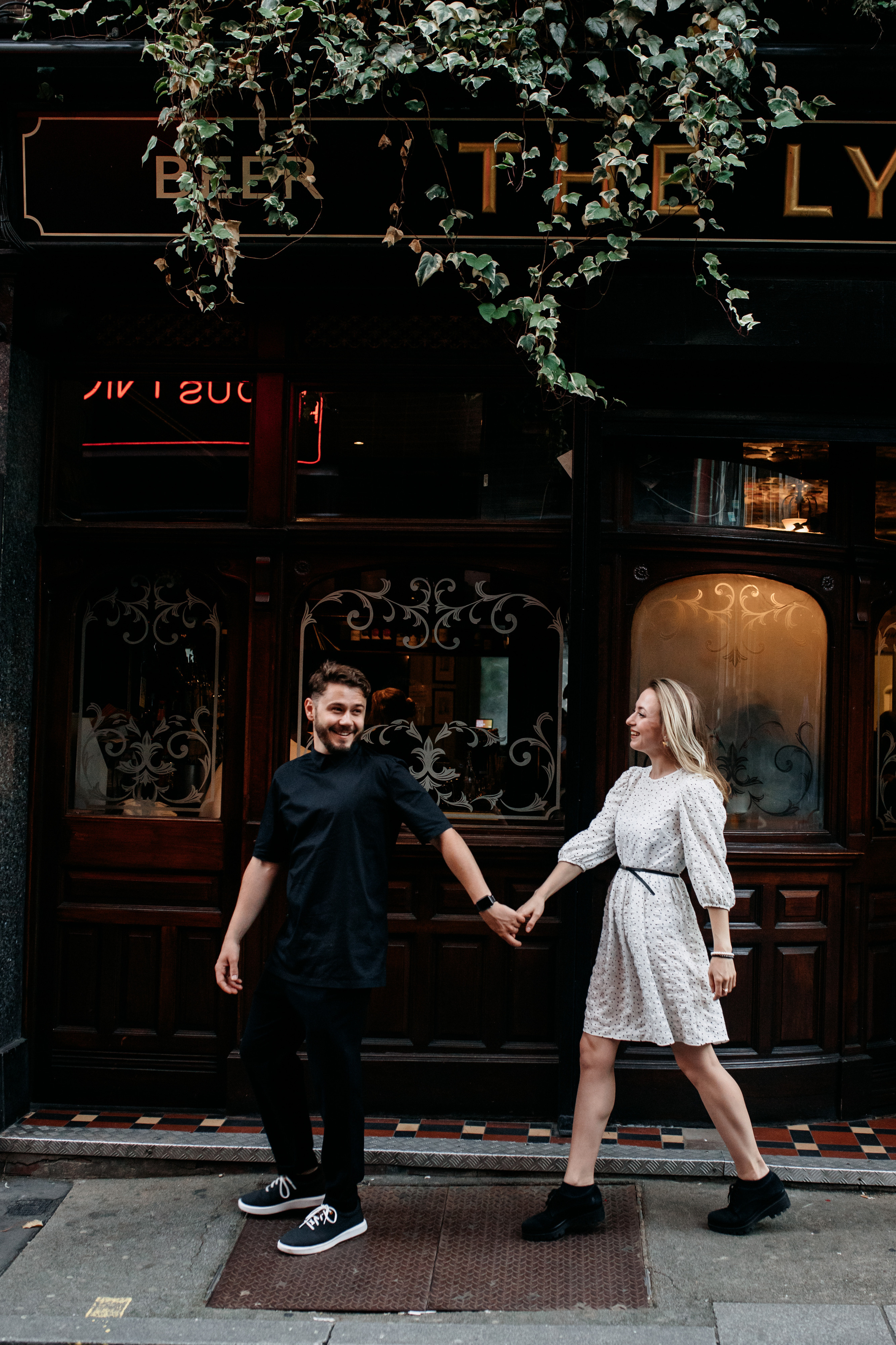 Love Story photoshoot at Picadilly — London. LondonPhotoStory — Vacation Photographer in London