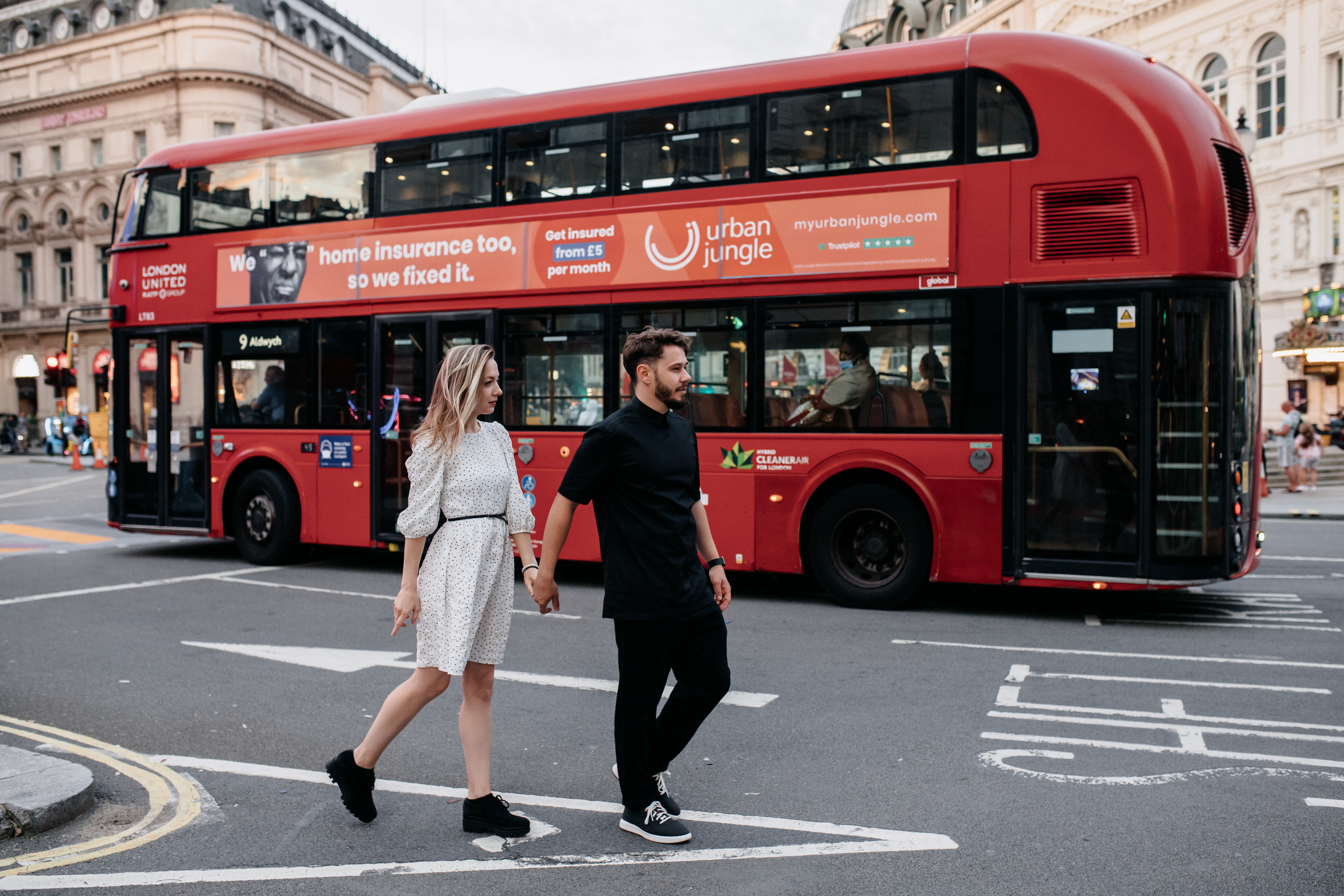 Love Story photoshoot at Picadilly — London. LondonPhotoStory — Vacation Photographer in London