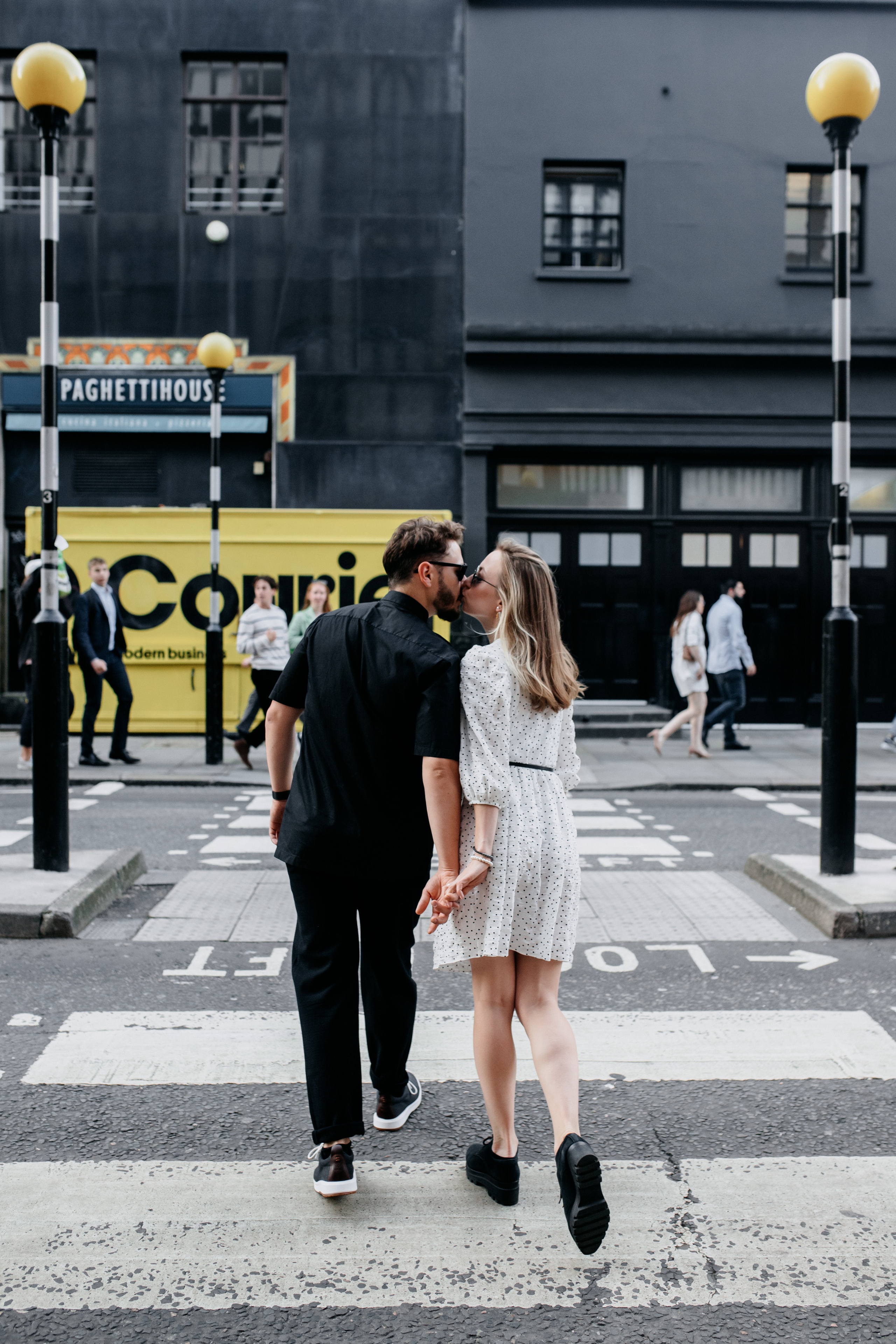Love Story photoshoot at Picadilly — London. LondonPhotoStory — Vacation Photographer in London