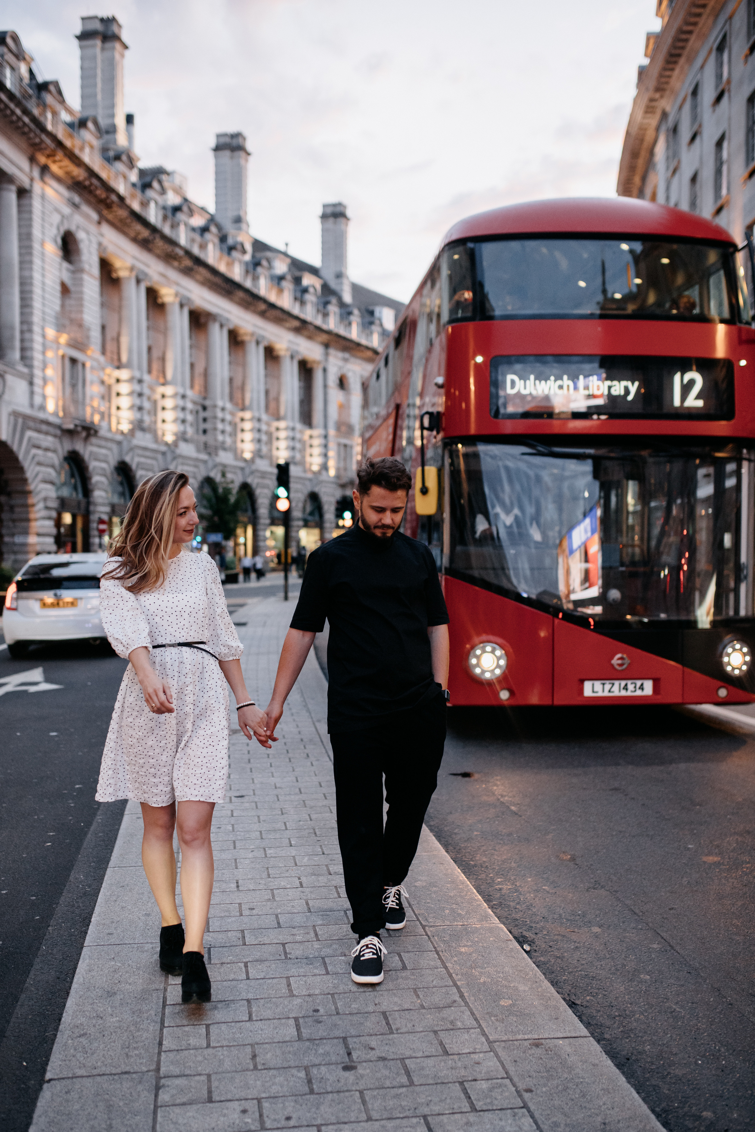 Love Story photoshoot at Picadilly — London. LondonPhotoStory — Vacation Photographer in London