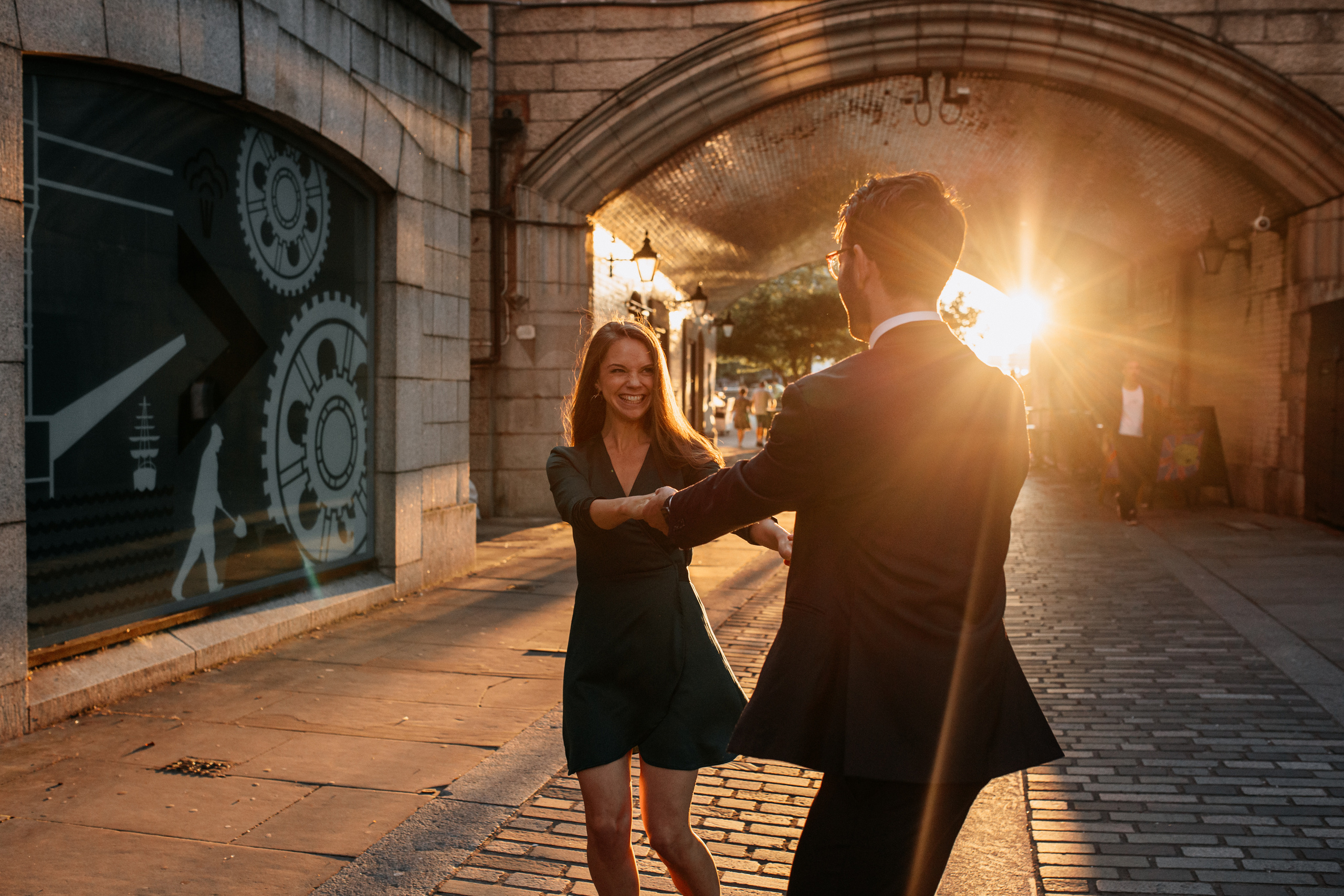 Sunset Engagement Photoshoot at Tower Bridge. LondonPhotoStory — Vacation Photographer in London