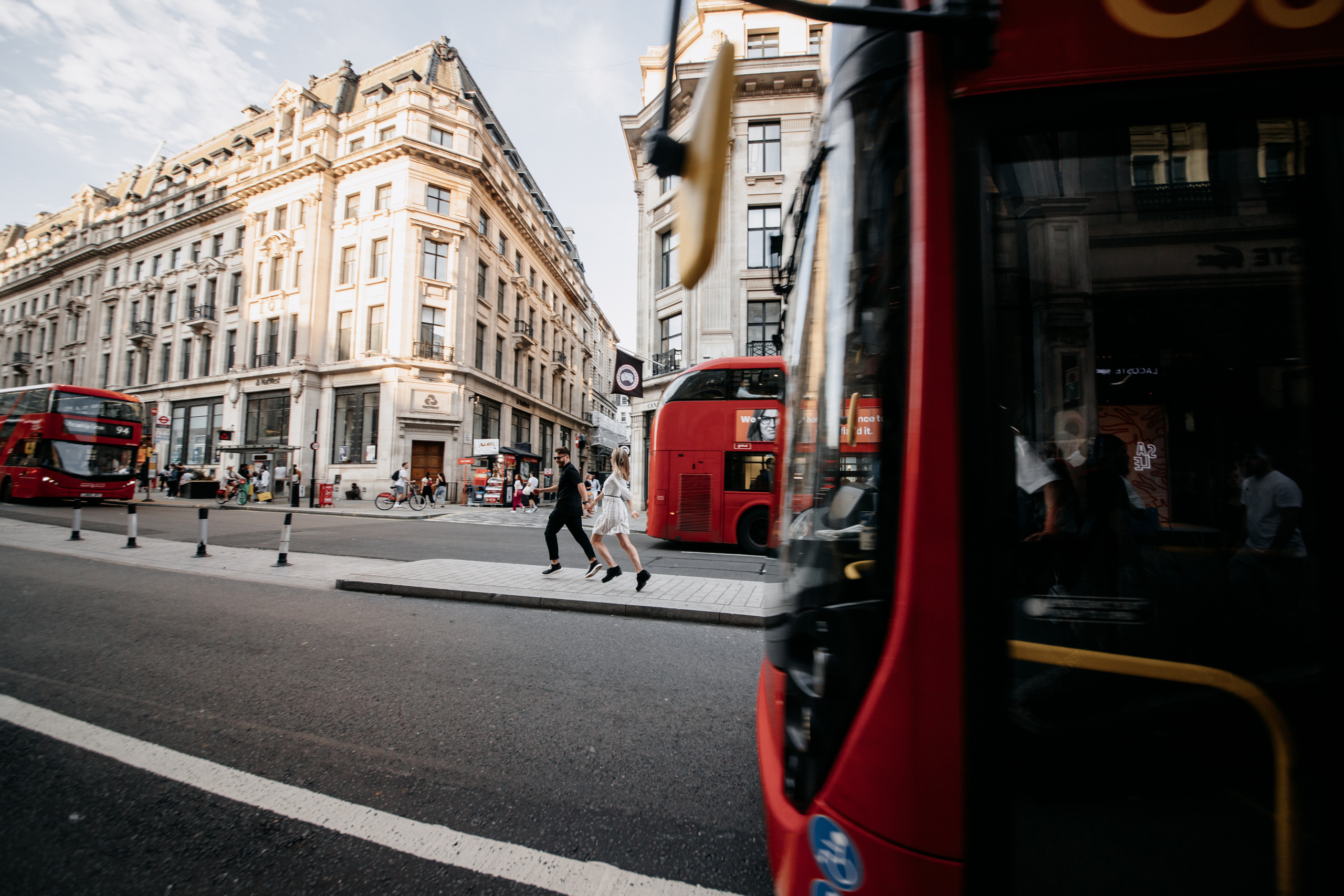 Love Story photoshoot at Picadilly — London. LondonPhotoStory — Vacation Photographer in London