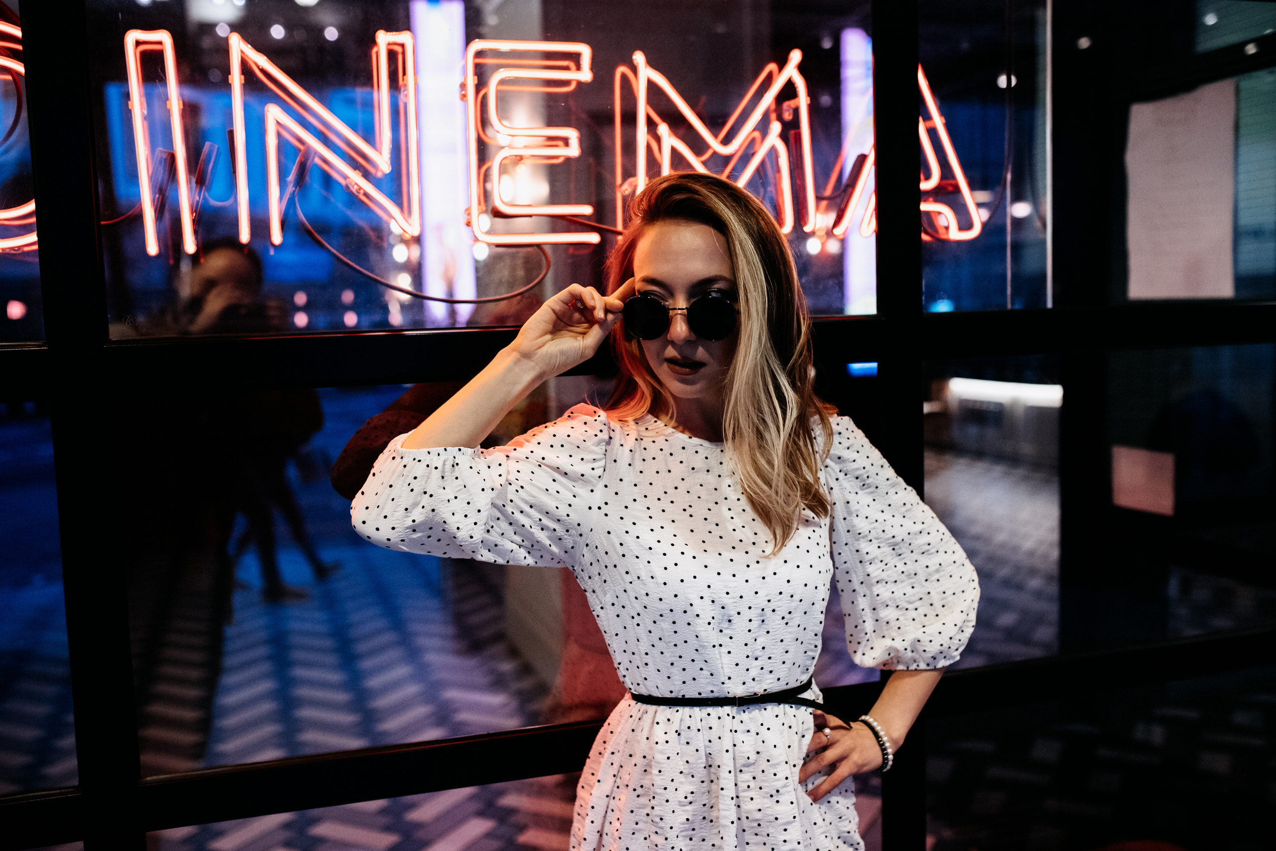 Love Story photoshoot at Picadilly — London. LondonPhotoStory — Vacation Photographer in London