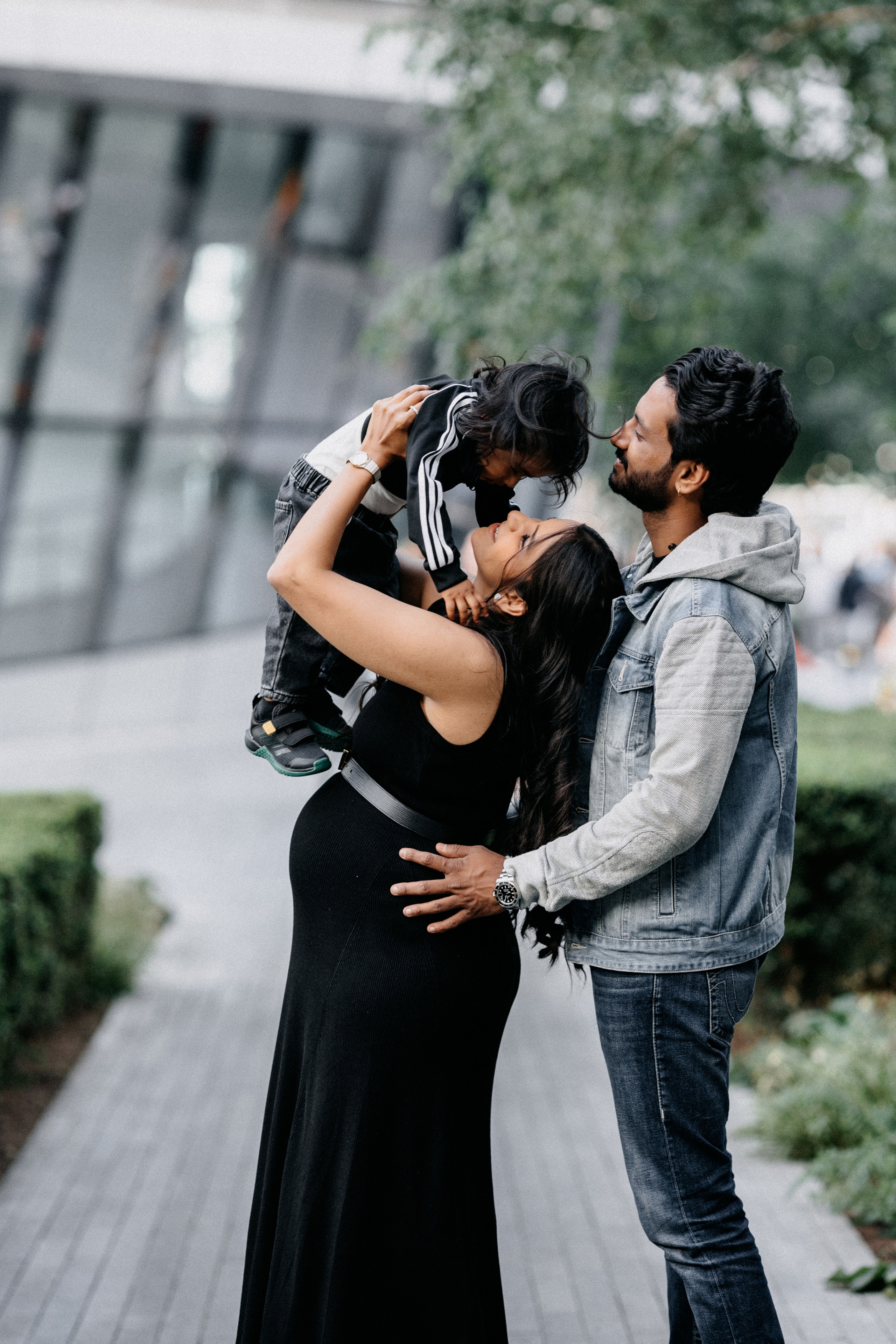 Family Photoshoot at Tower Bridge. LondonPhotoStory — Vacation Photographer in London