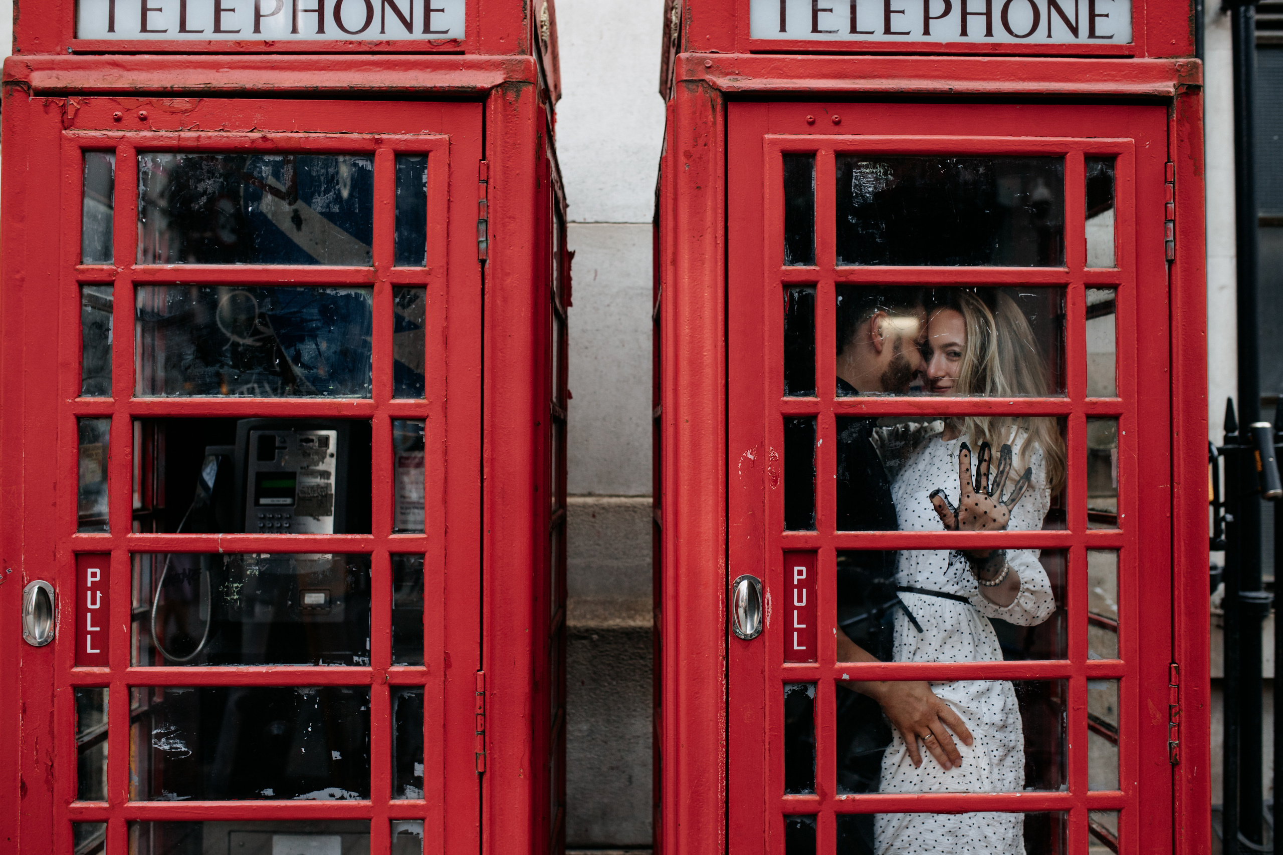 Love Story photoshoot at Picadilly — London. LondonPhotoStory — Vacation Photographer in London