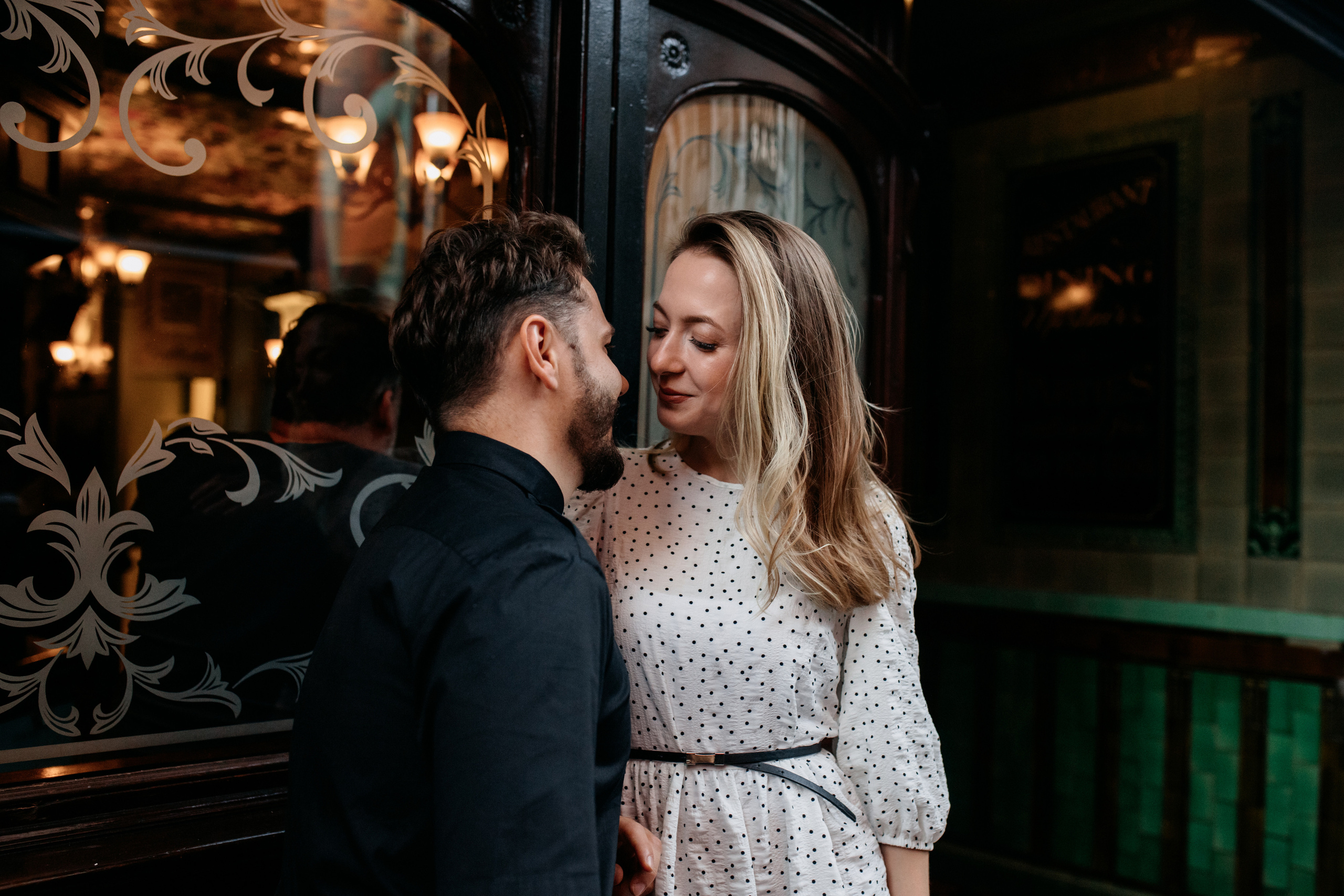 Love Story photoshoot at Picadilly — London. LondonPhotoStory — Vacation Photographer in London