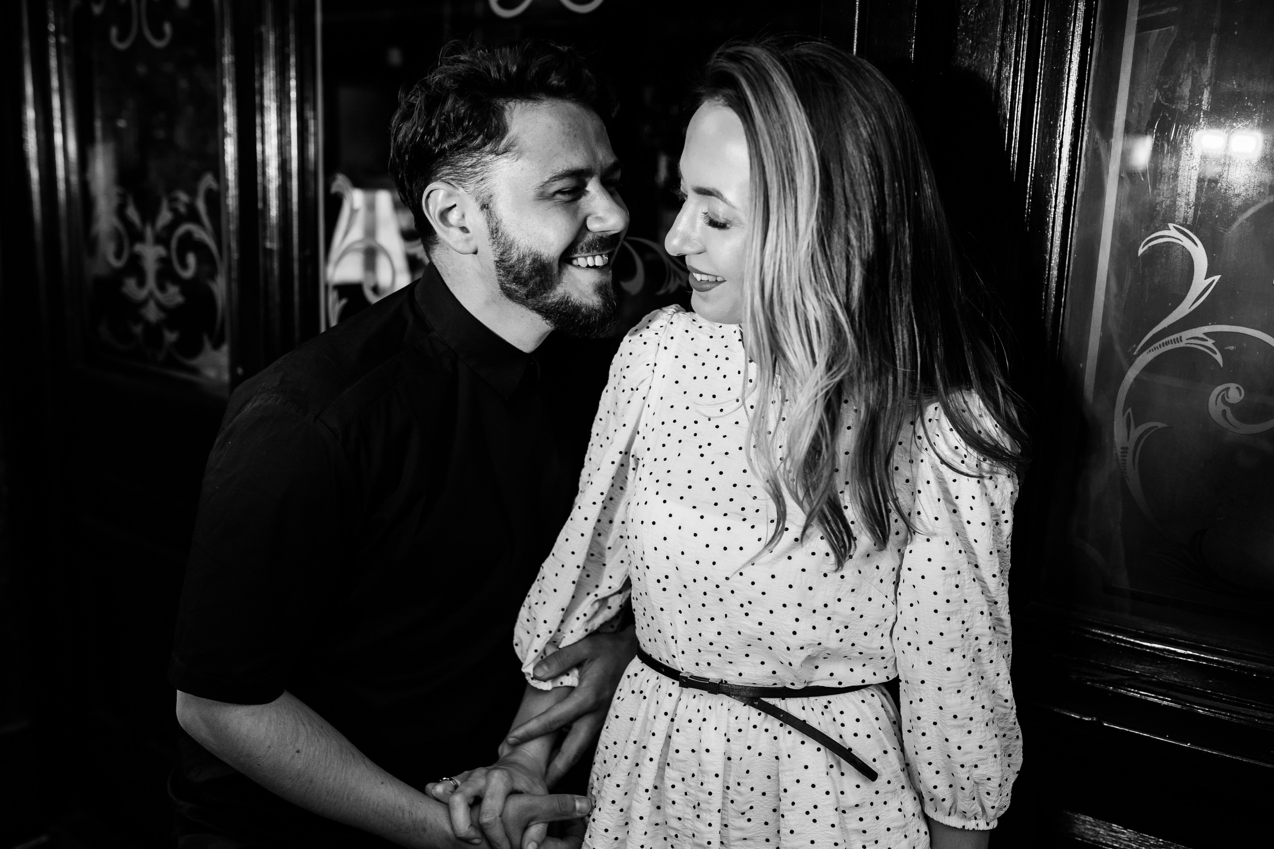 Love Story photoshoot at Picadilly — London. LondonPhotoStory — Vacation Photographer in London